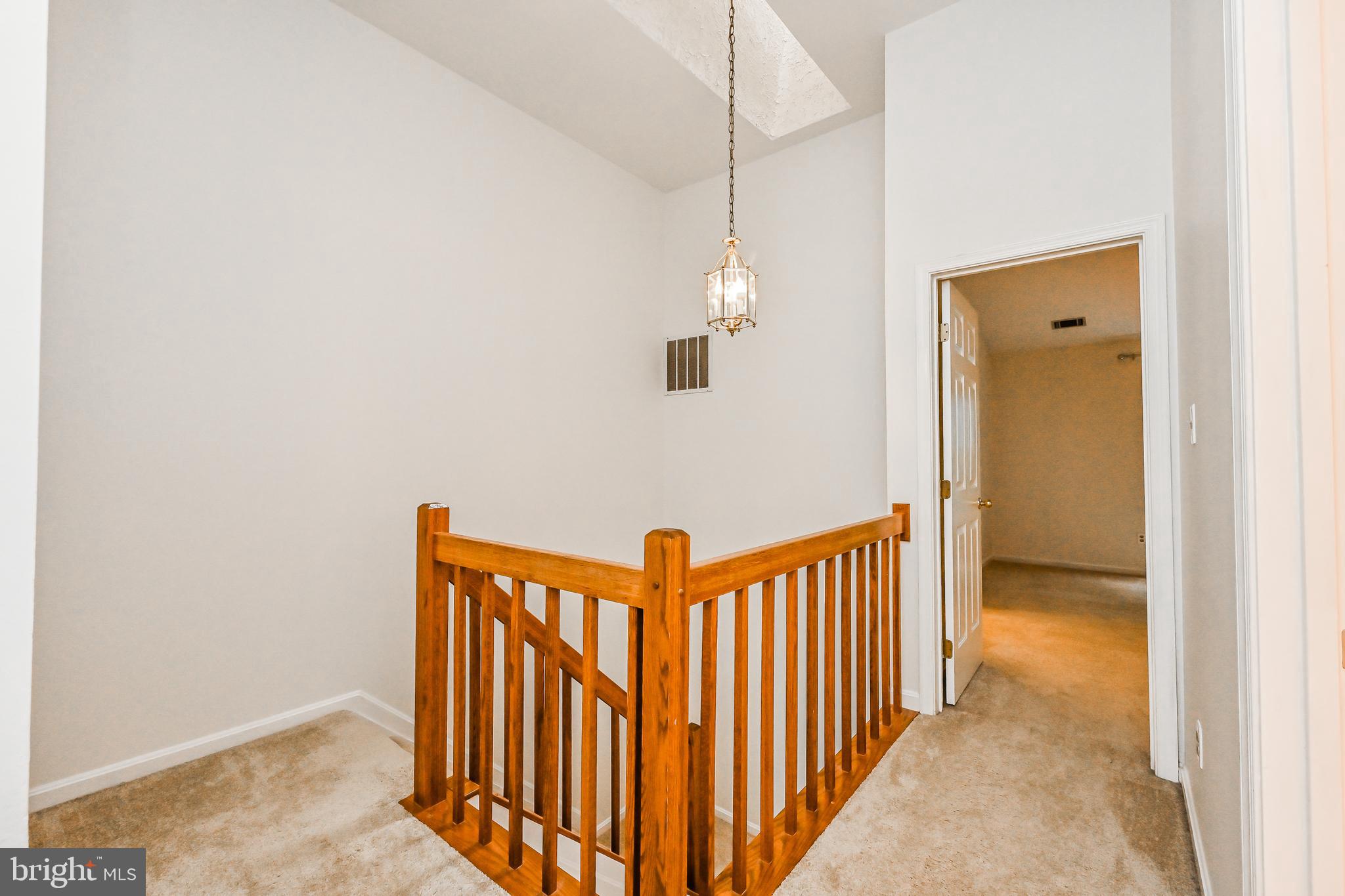 COMPTON VALLEY ESTATES - Residential Lease