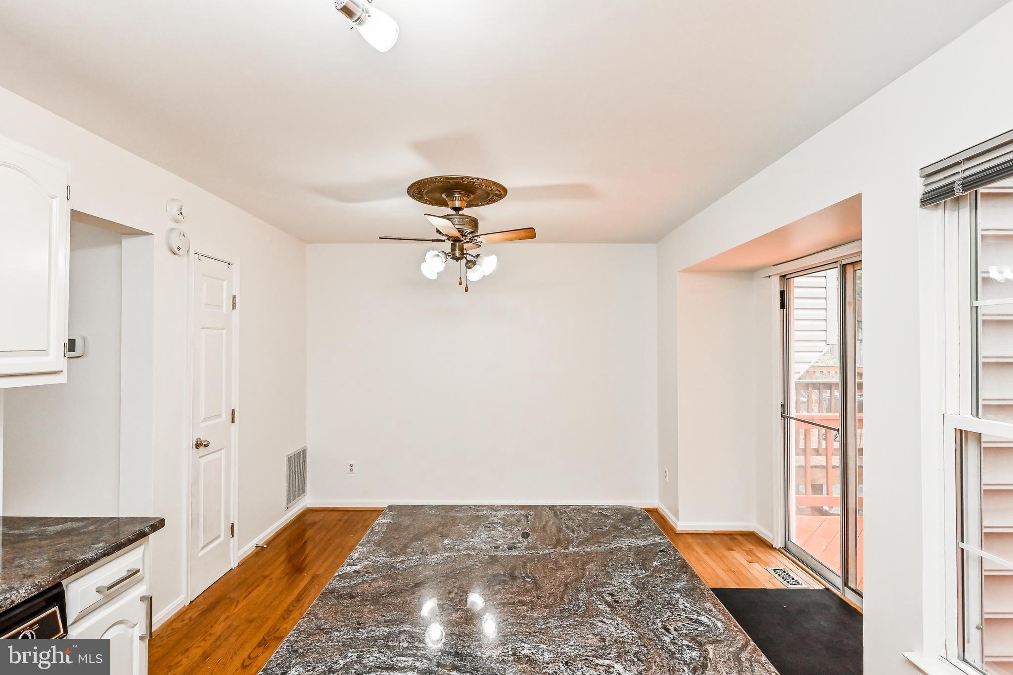 COMPTON VALLEY ESTATES - Residential Lease