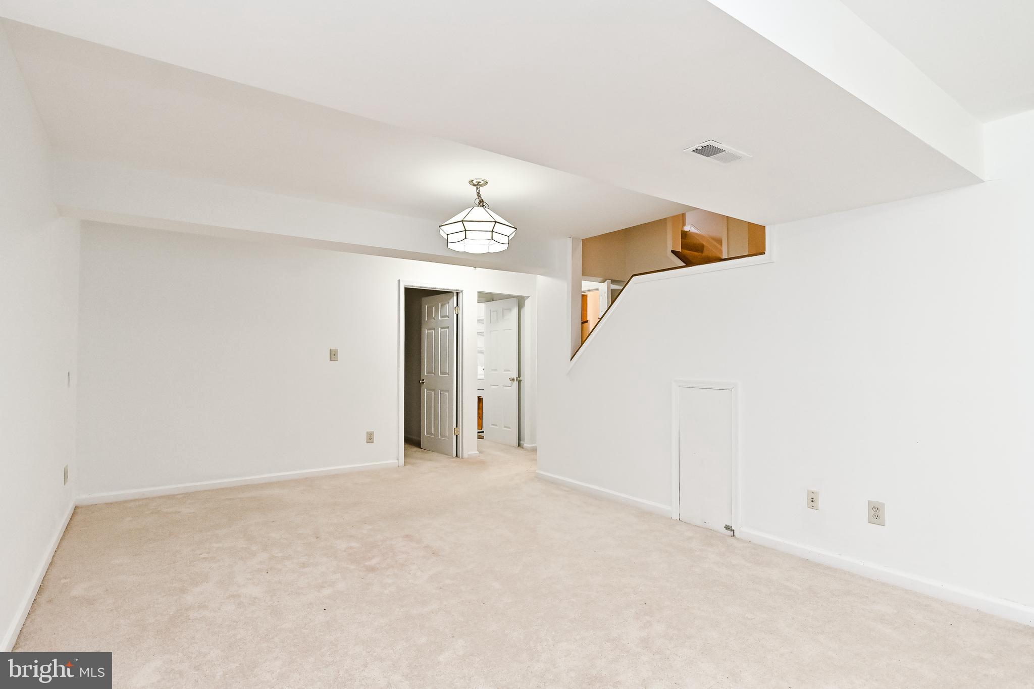 COMPTON VALLEY ESTATES - Residential Lease