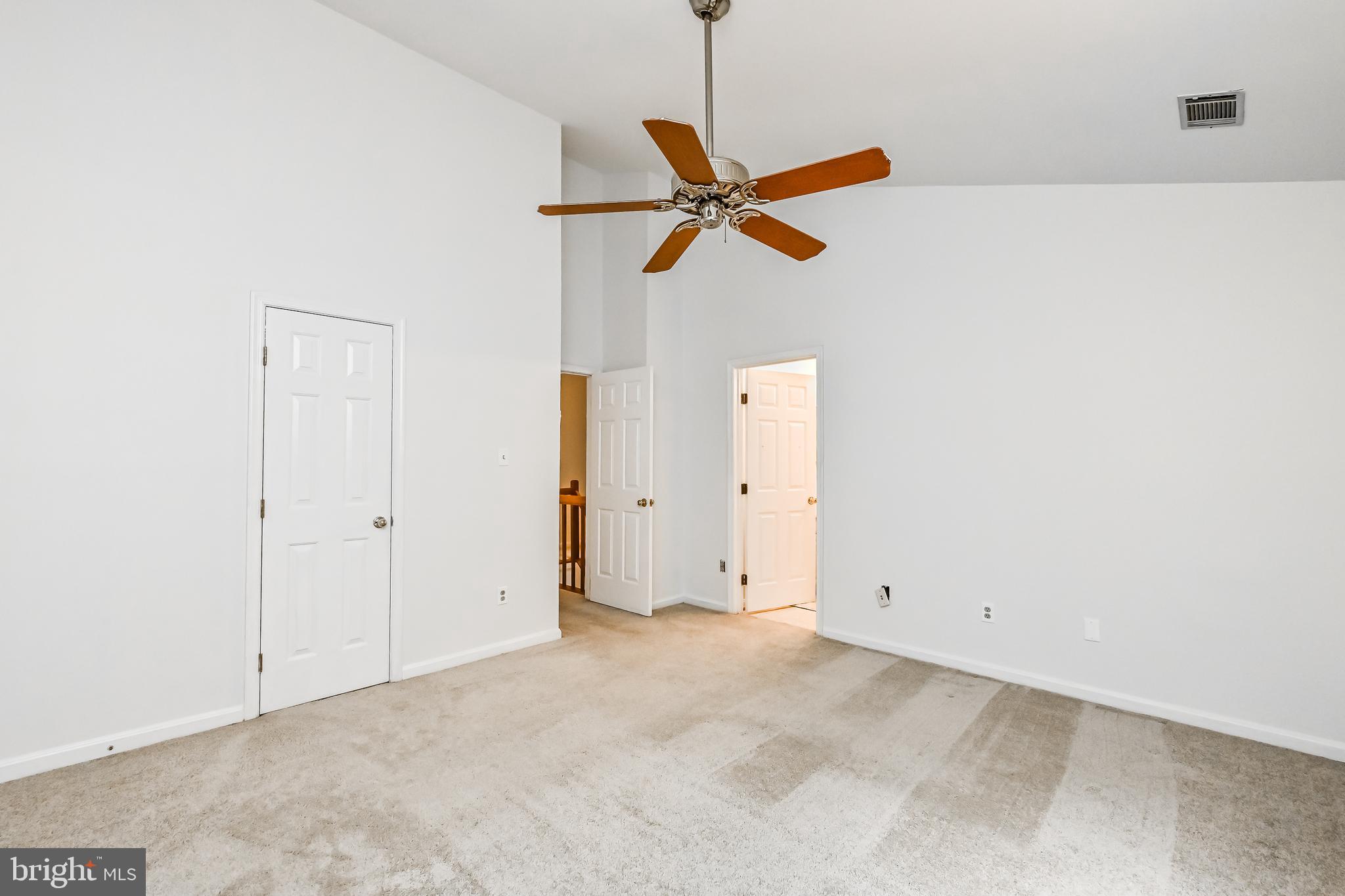 COMPTON VALLEY ESTATES - Residential Lease