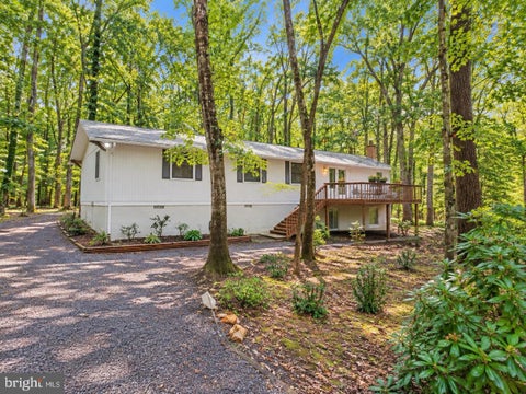 Photo of 222 Creekside Drive, LOCUST GROVE, VA 22508 (MLS # VAOR2014786)