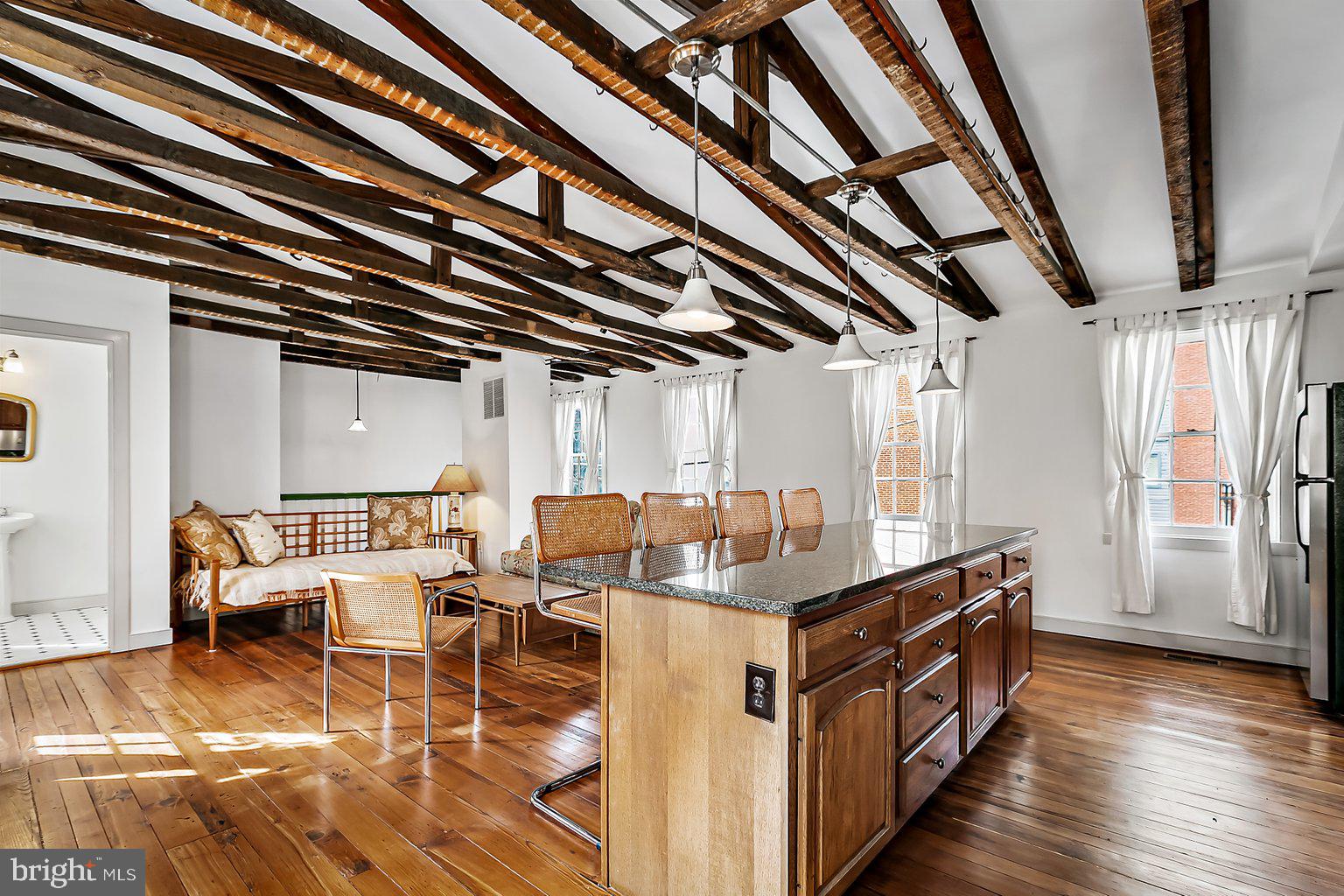 MOUNT VERNON PLACE HISTORIC DISTRICT - Residential Lease