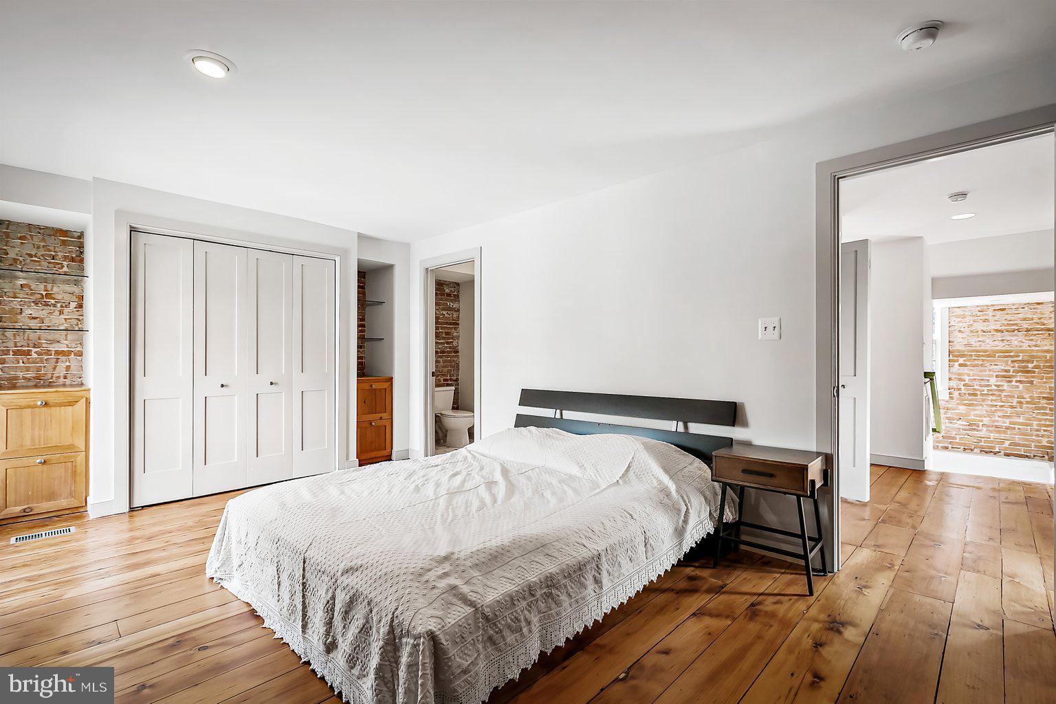 MOUNT VERNON PLACE HISTORIC DISTRICT - Residential Lease