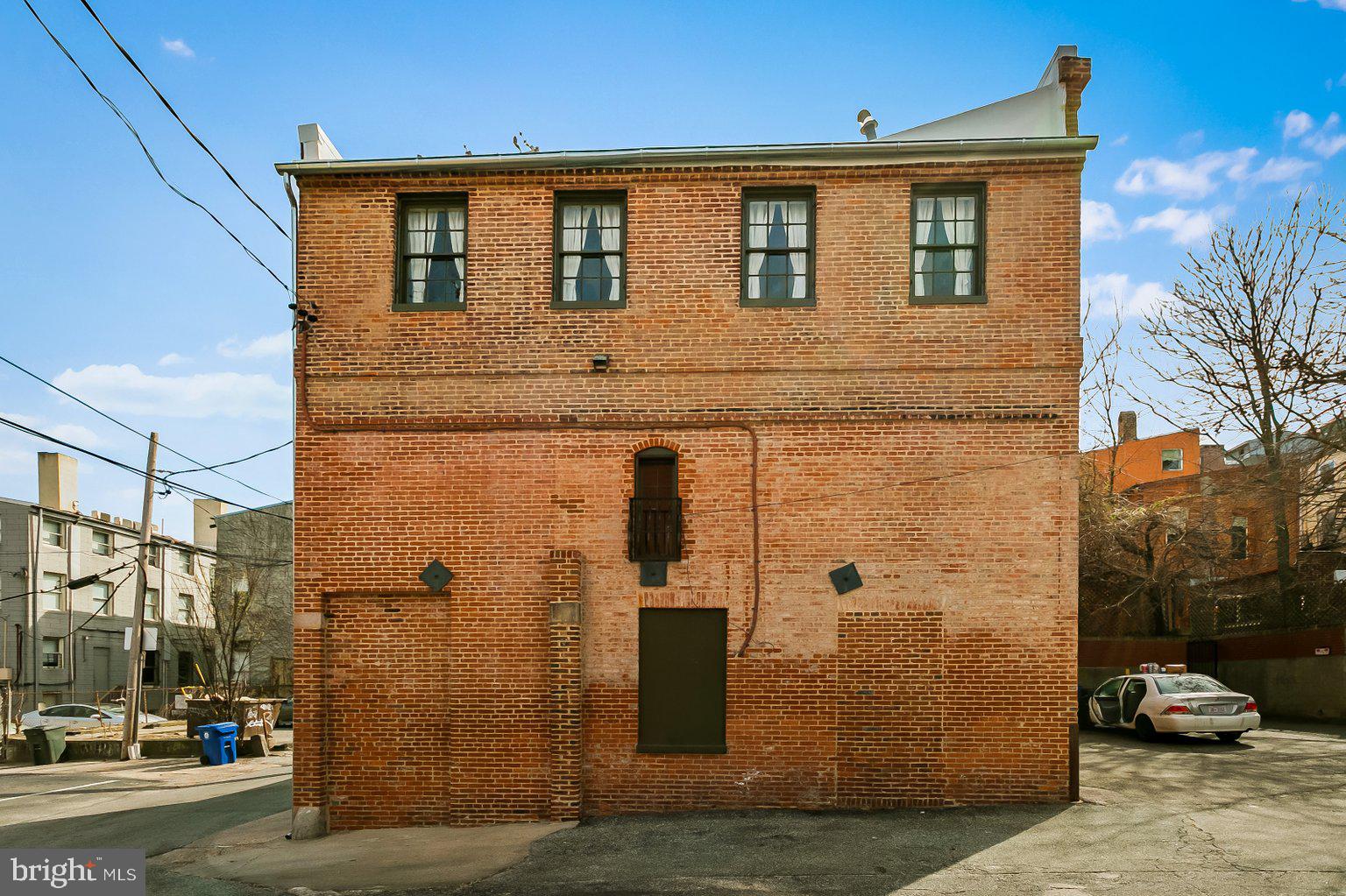 MOUNT VERNON PLACE HISTORIC DISTRICT - Residential Lease