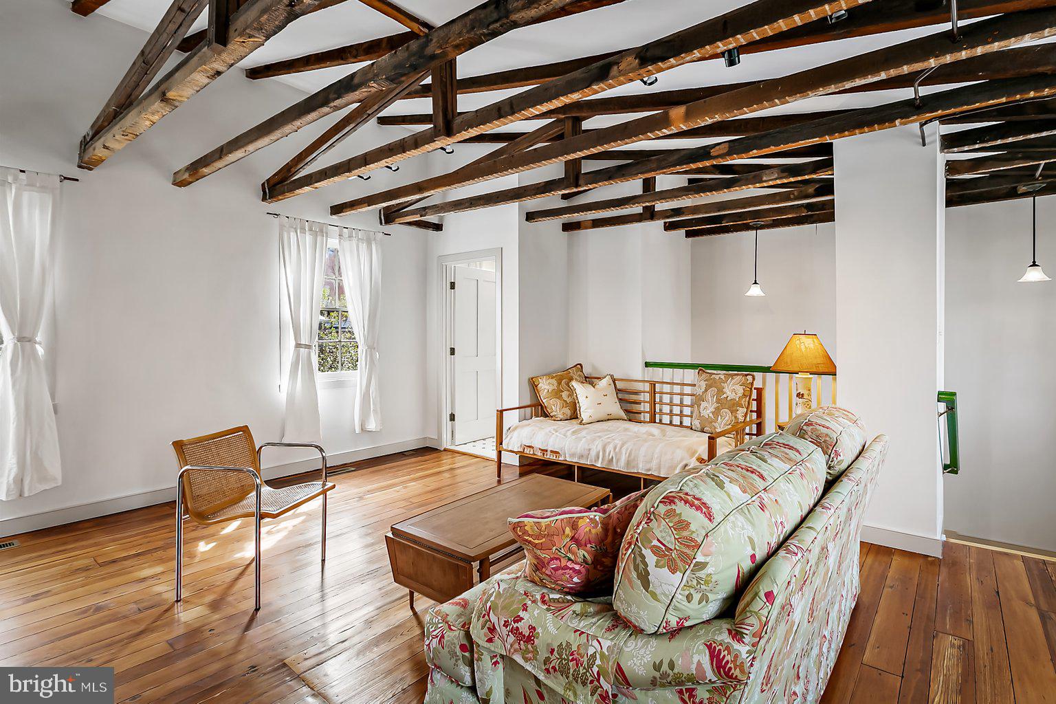 MOUNT VERNON PLACE HISTORIC DISTRICT - Residential Lease