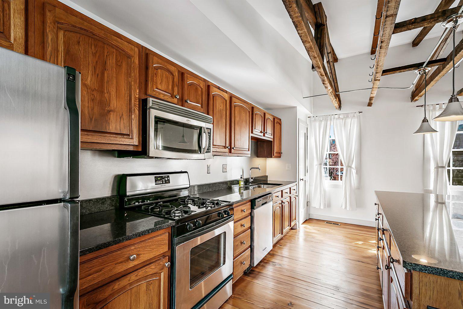 MOUNT VERNON PLACE HISTORIC DISTRICT - Residential Lease