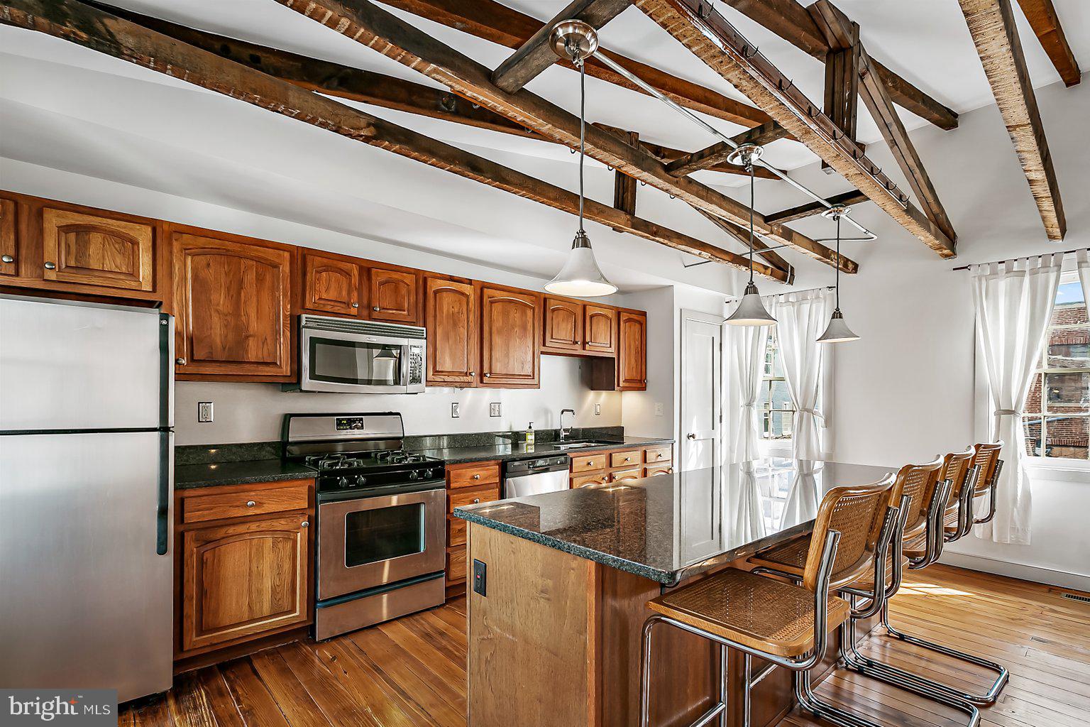 MOUNT VERNON PLACE HISTORIC DISTRICT - Residential Lease