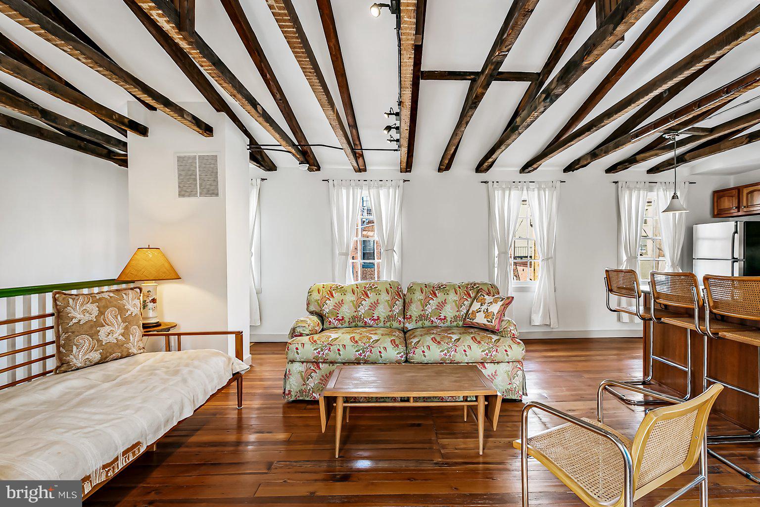 MOUNT VERNON PLACE HISTORIC DISTRICT - Residential Lease