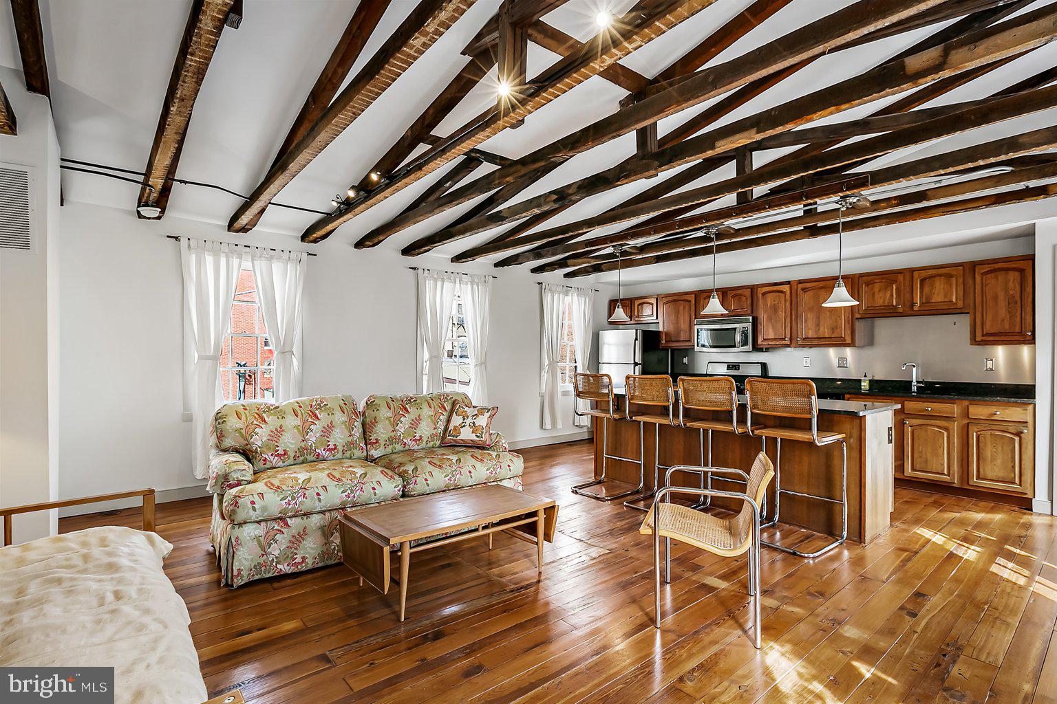 MOUNT VERNON PLACE HISTORIC DISTRICT - Residential Lease