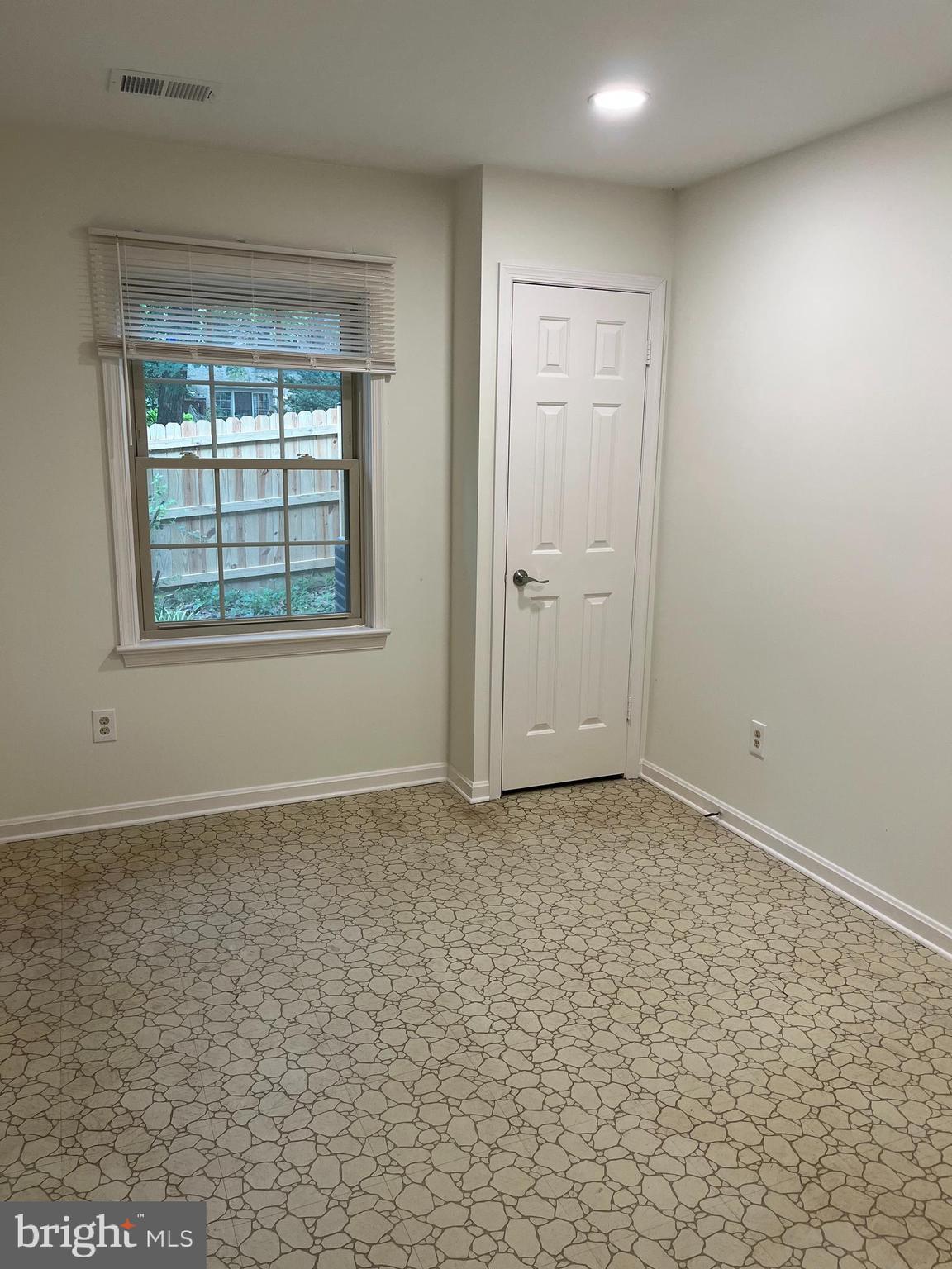 WOODLYNNE COMMUNITY - Residential Lease