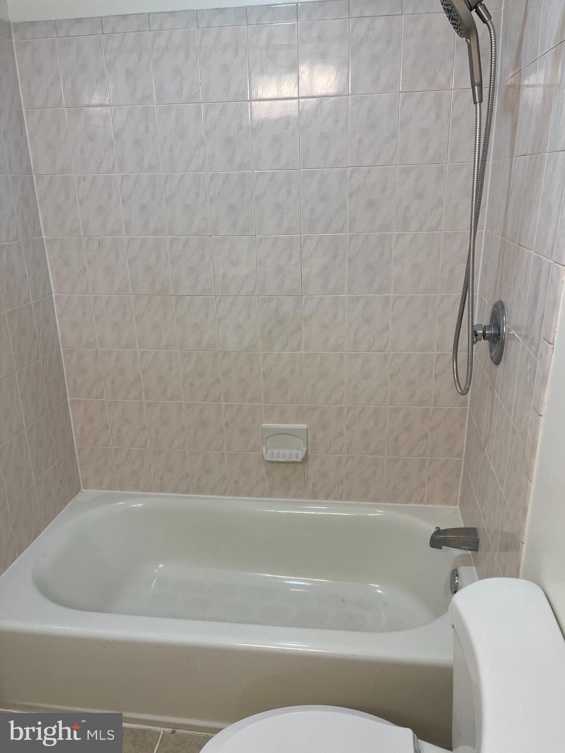 WOODLYNNE COMMUNITY - Residential Lease