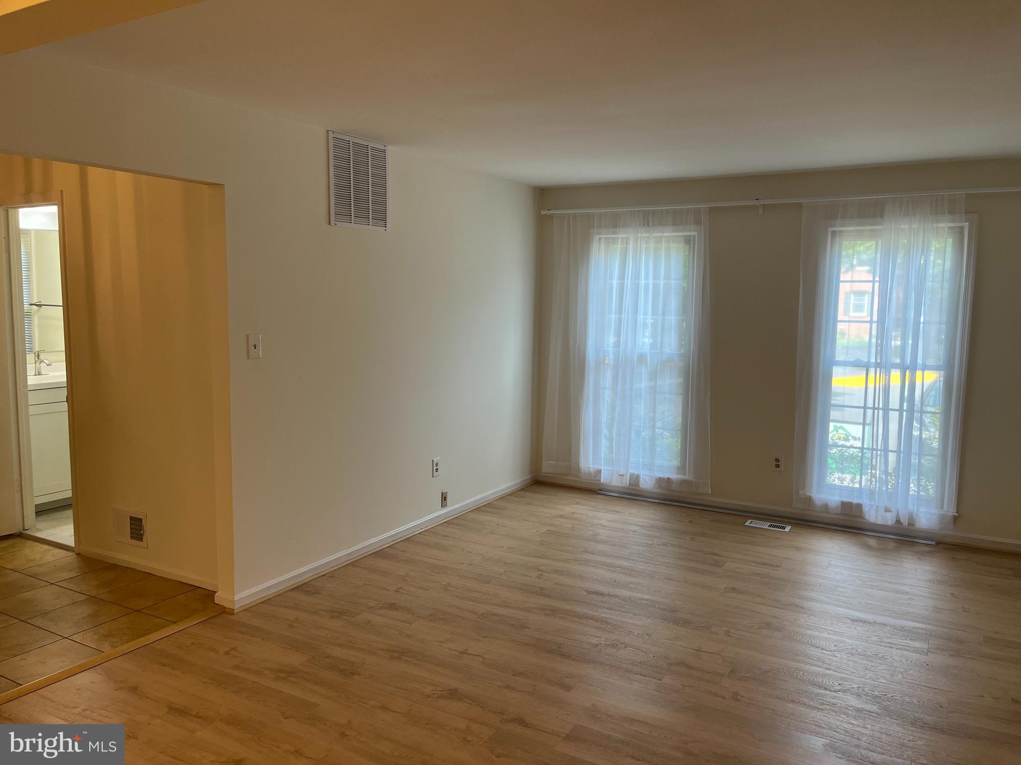 WOODLYNNE COMMUNITY - Residential Lease