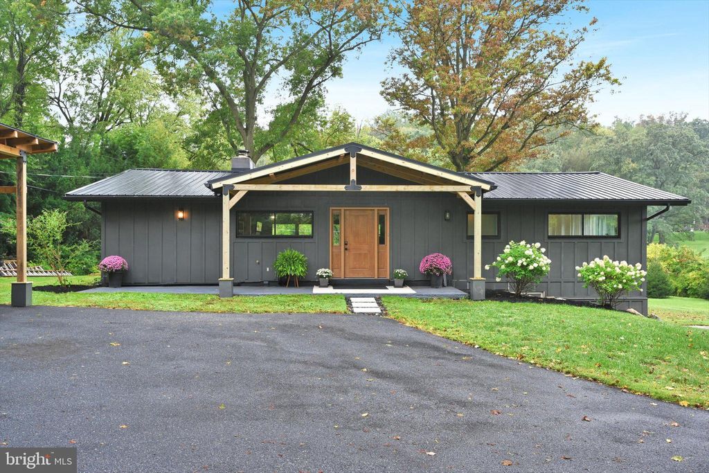 Photo of 430 VALLEY RD, LANCASTER, PA 17601 (MLS # PALA2041452)