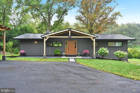 Photo of 430 VALLEY RD, LANCASTER, PA 17601 (MLS # PALA2041452)