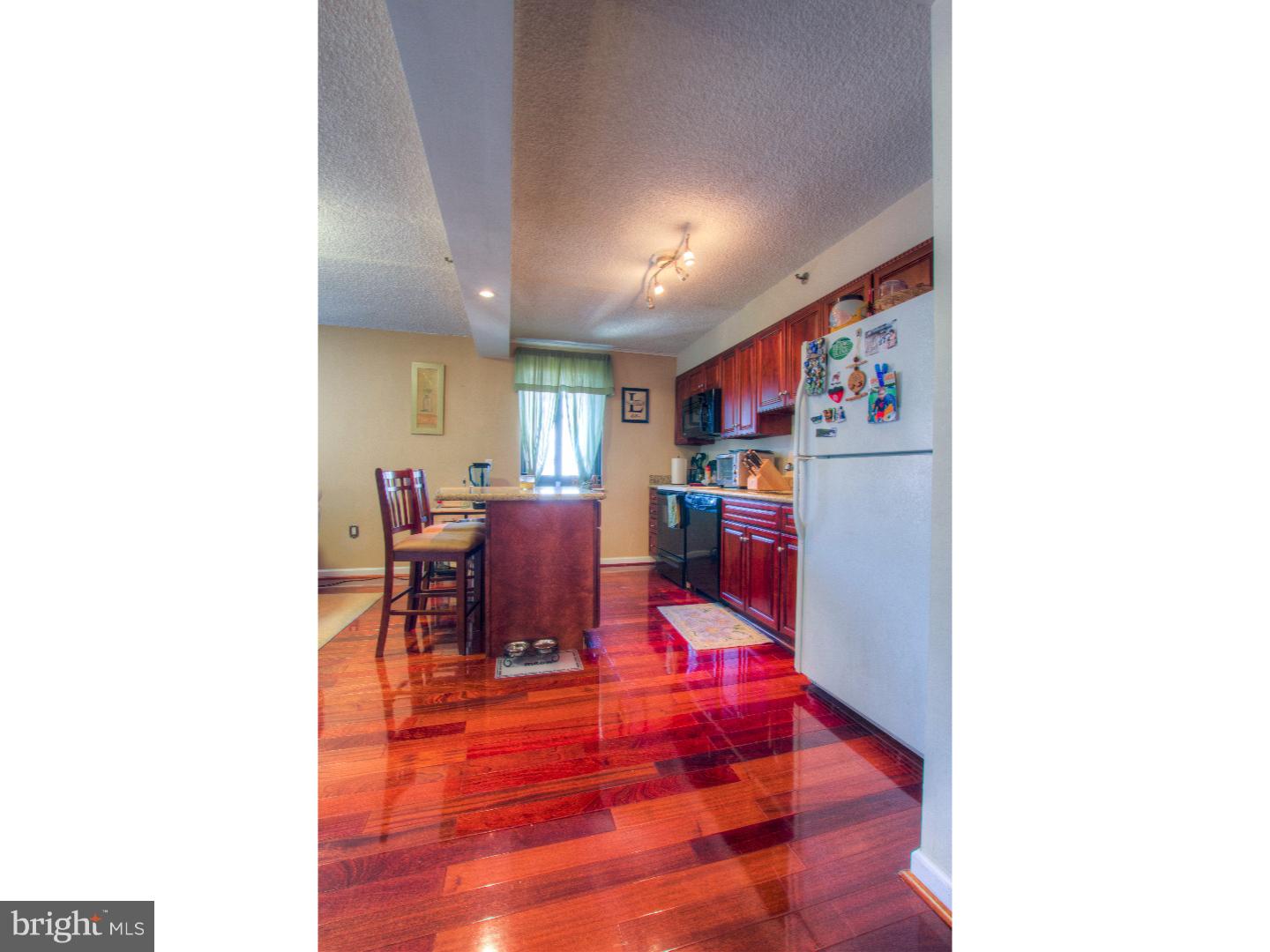 LOGAN SQUARE - Residential Lease