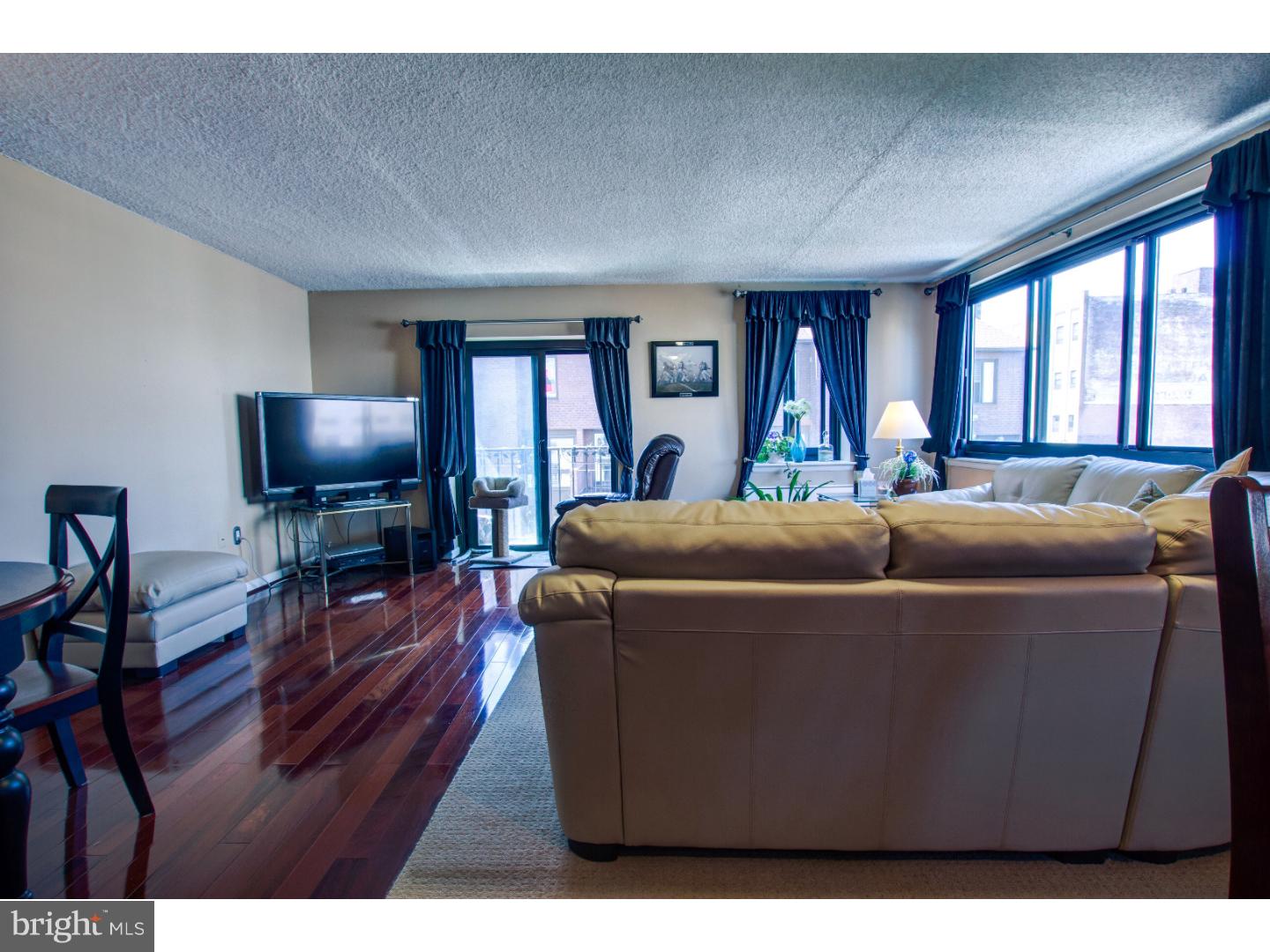 LOGAN SQUARE - Residential Lease