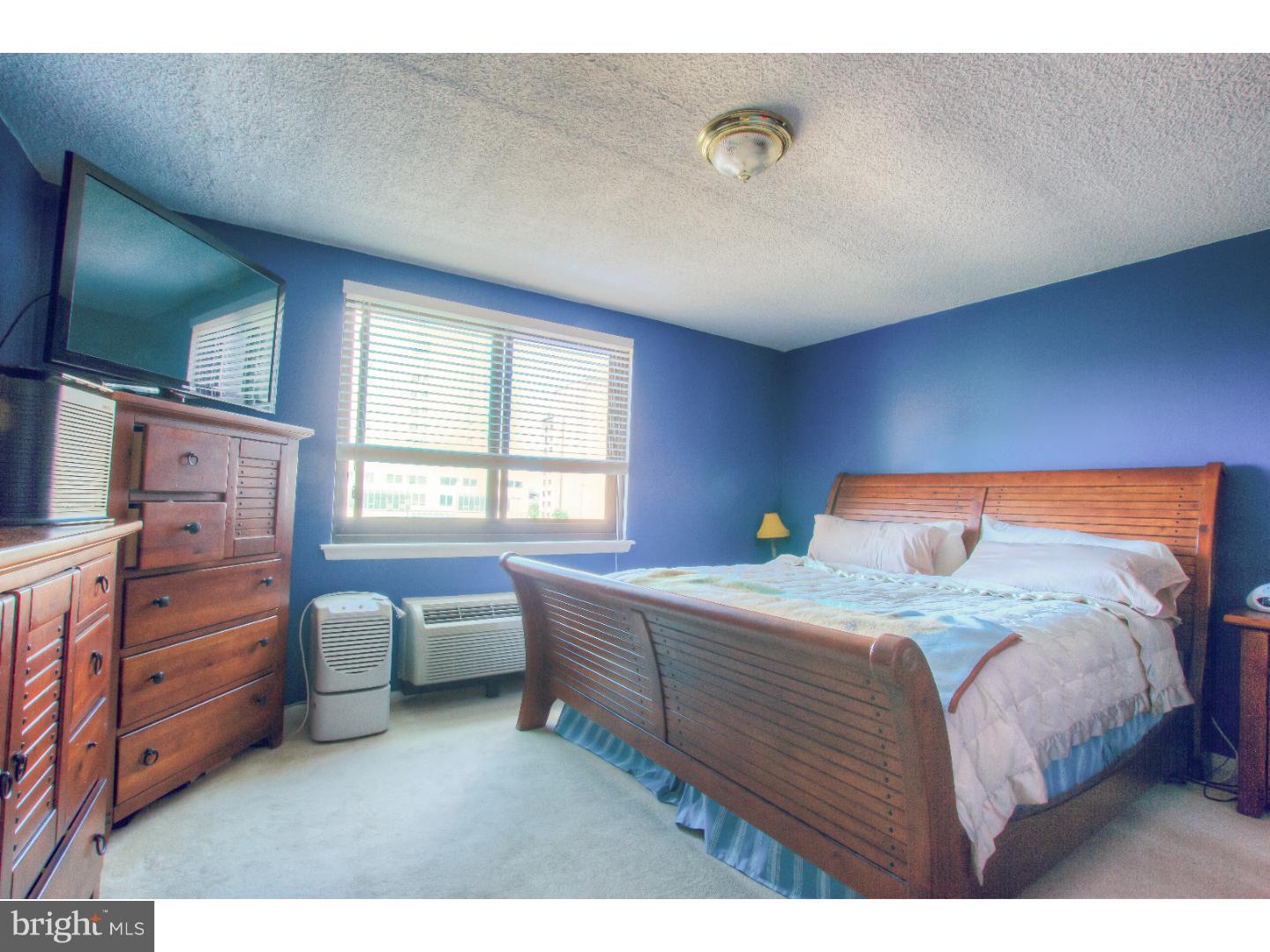 LOGAN SQUARE - Residential Lease