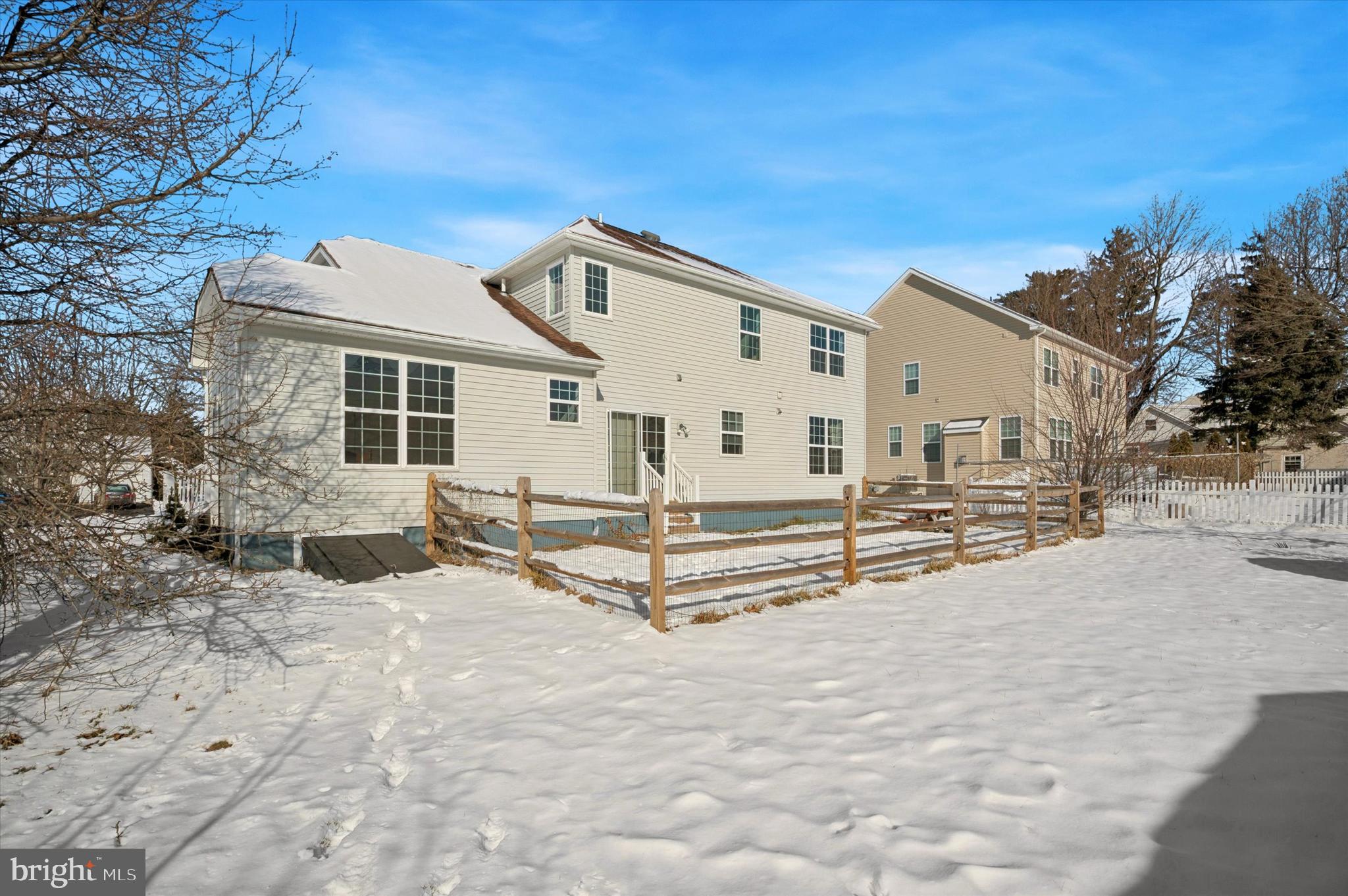 HORSHAM MEADOWS - Residential