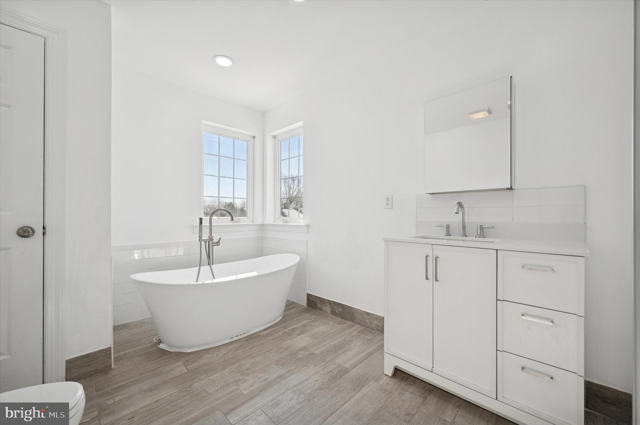 HORSHAM MEADOWS - Residential