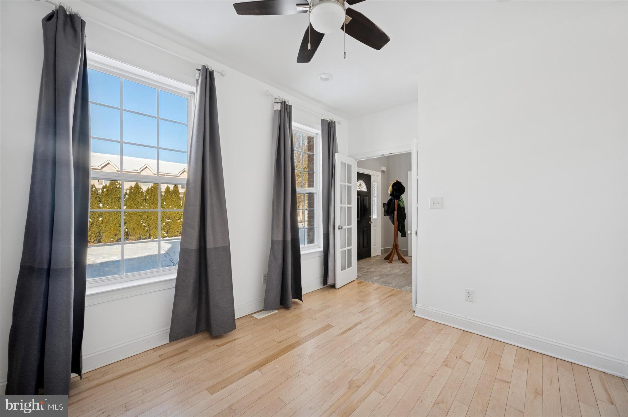 HORSHAM MEADOWS - Residential