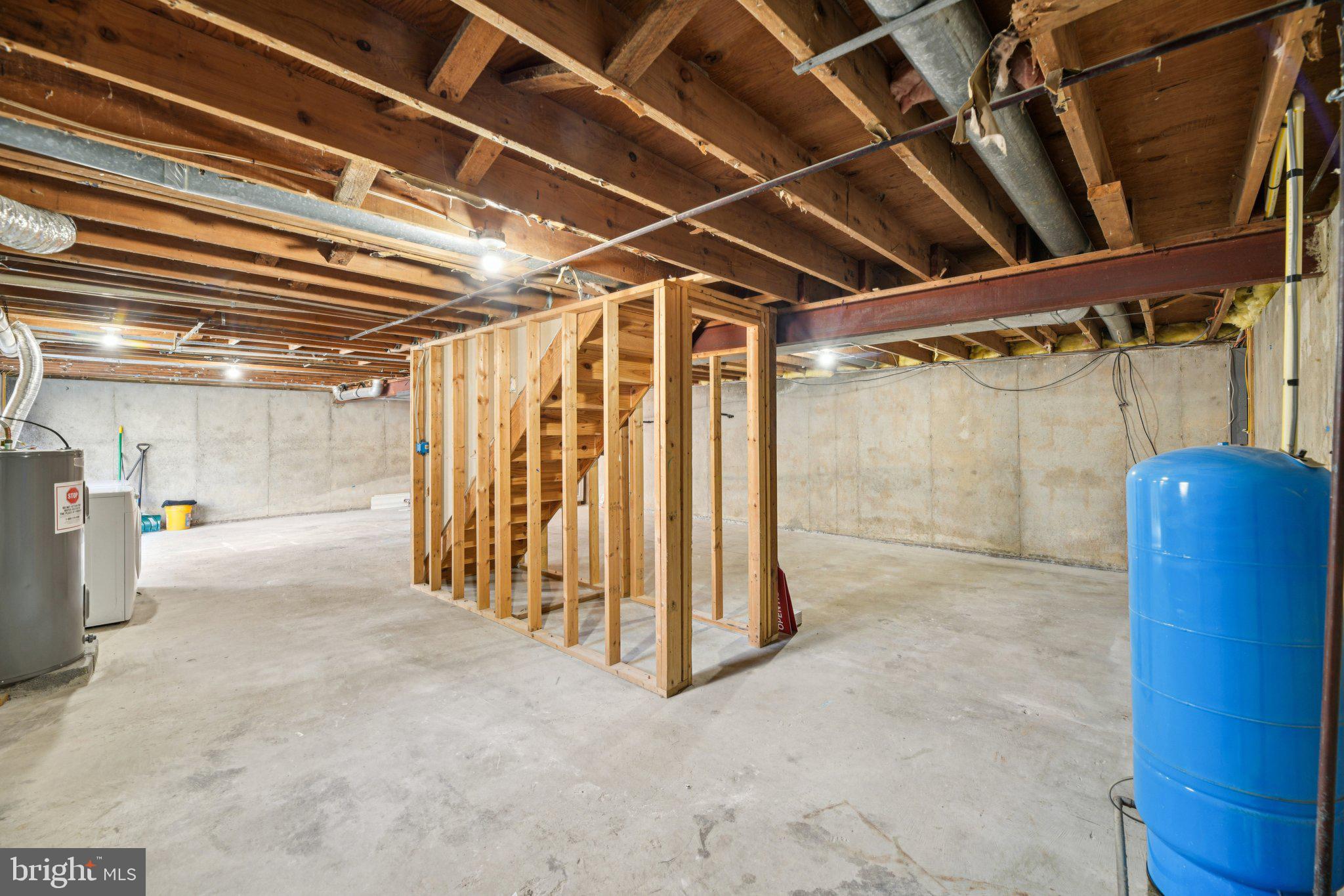 POPLAR WOODS - Residential