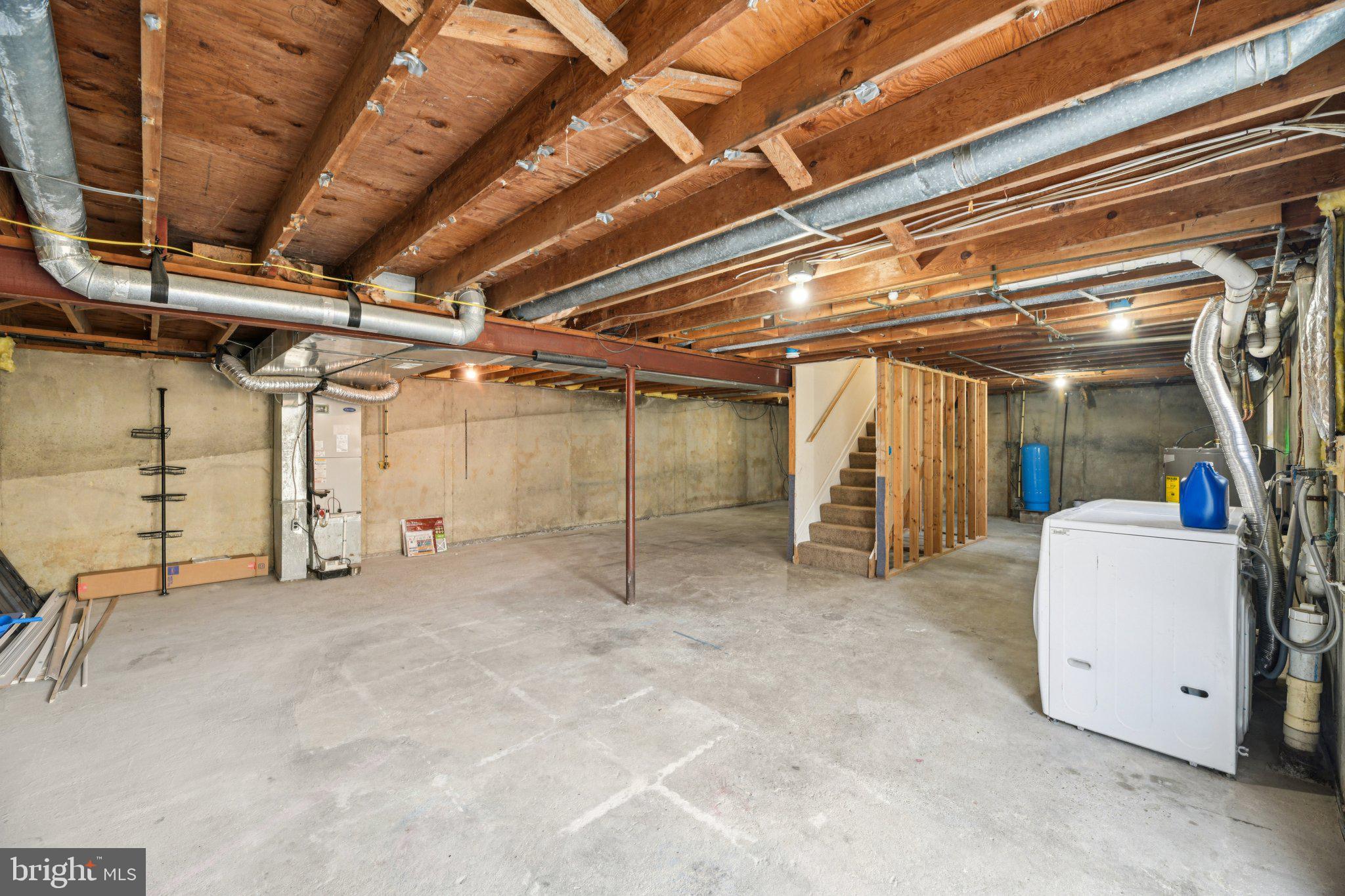 POPLAR WOODS - Residential