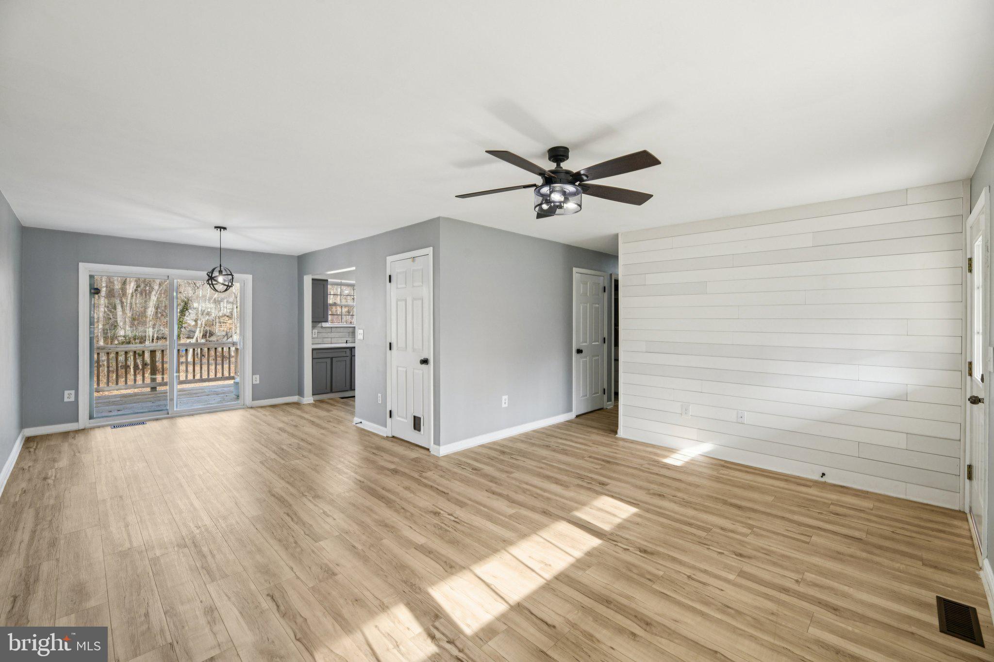 POPLAR WOODS - Residential