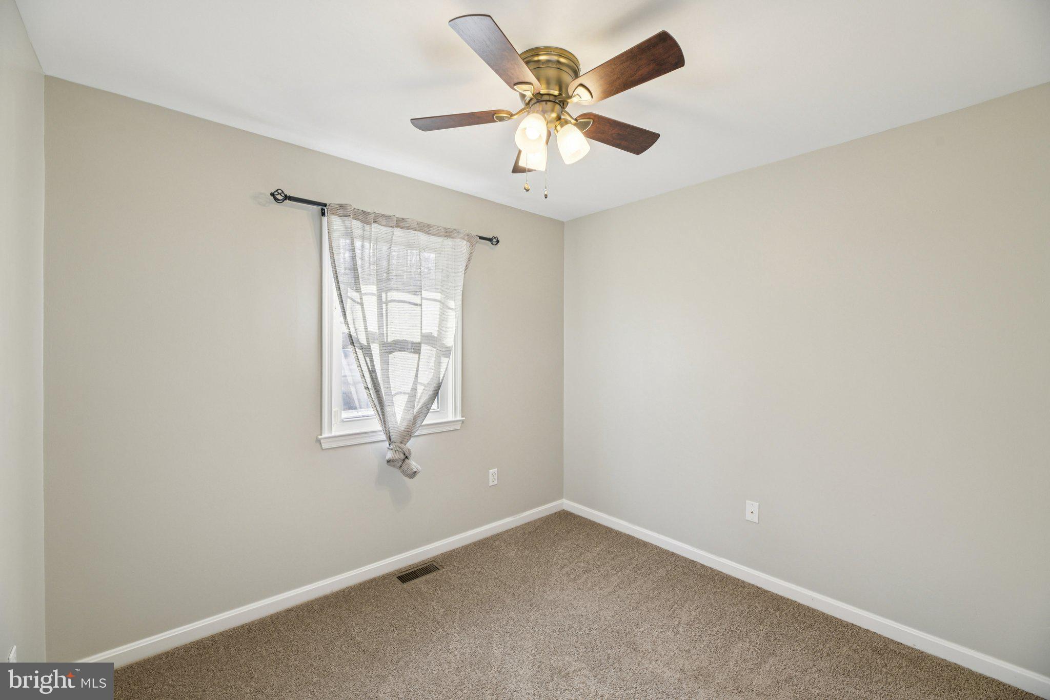 POPLAR WOODS - Residential