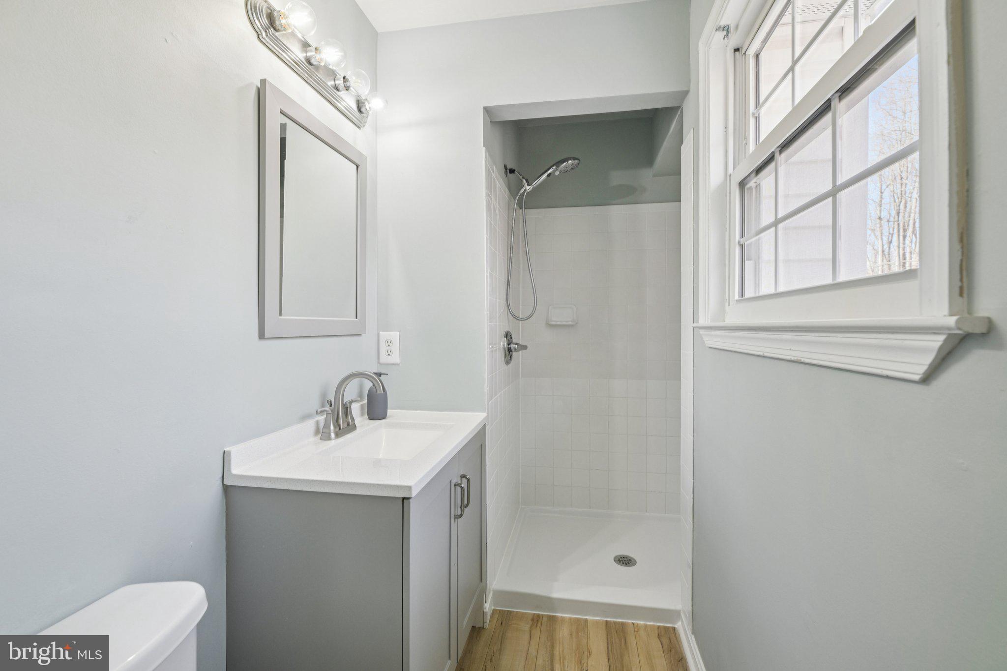 POPLAR WOODS - Residential