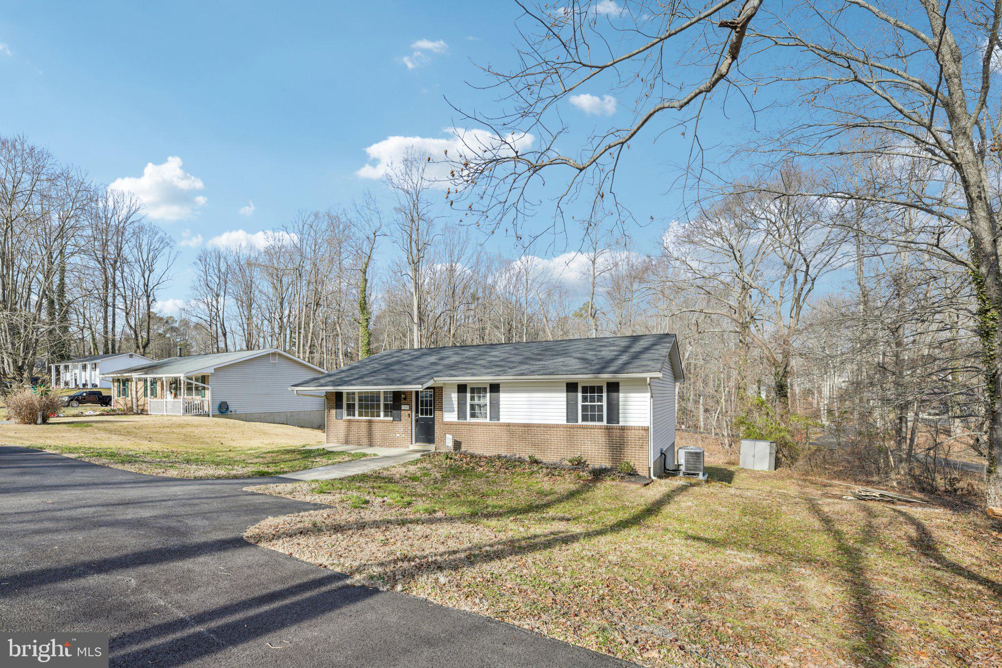 POPLAR WOODS - Residential