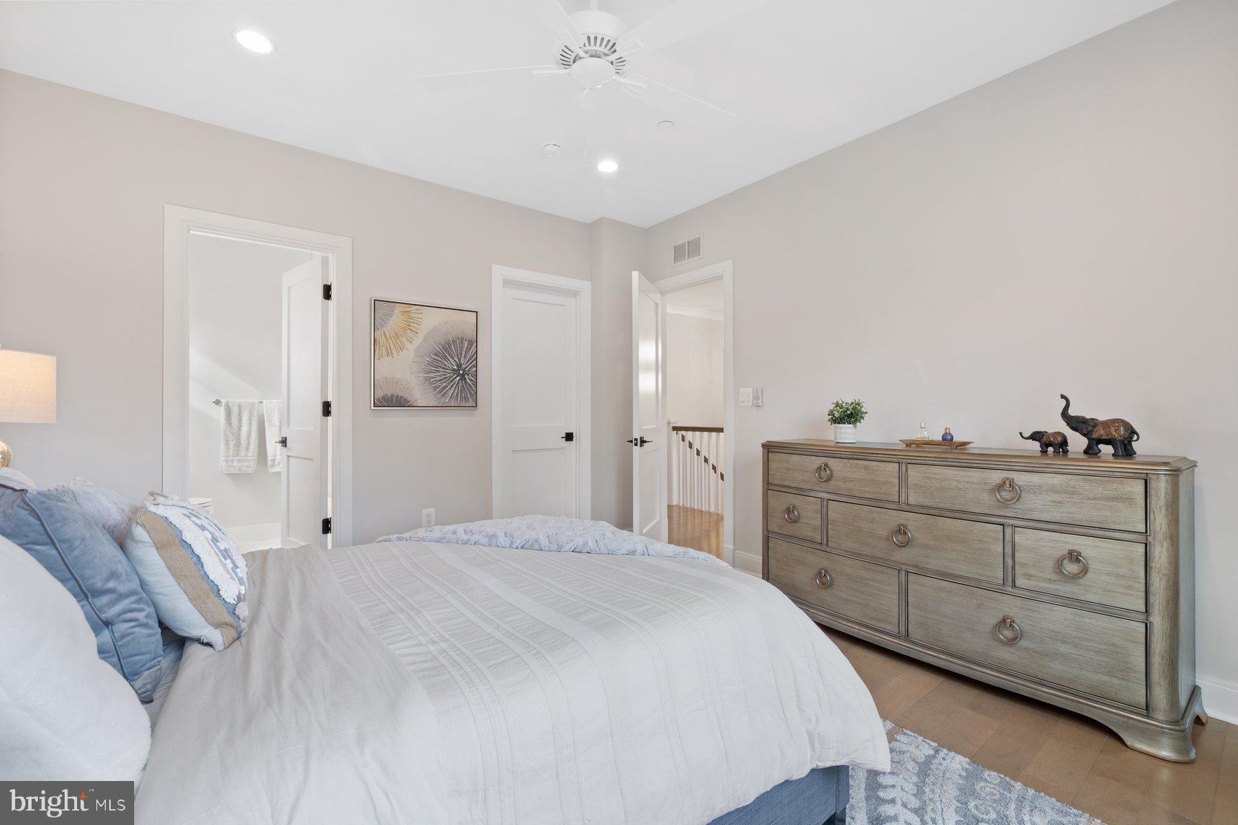 LUXMANOR - Residential