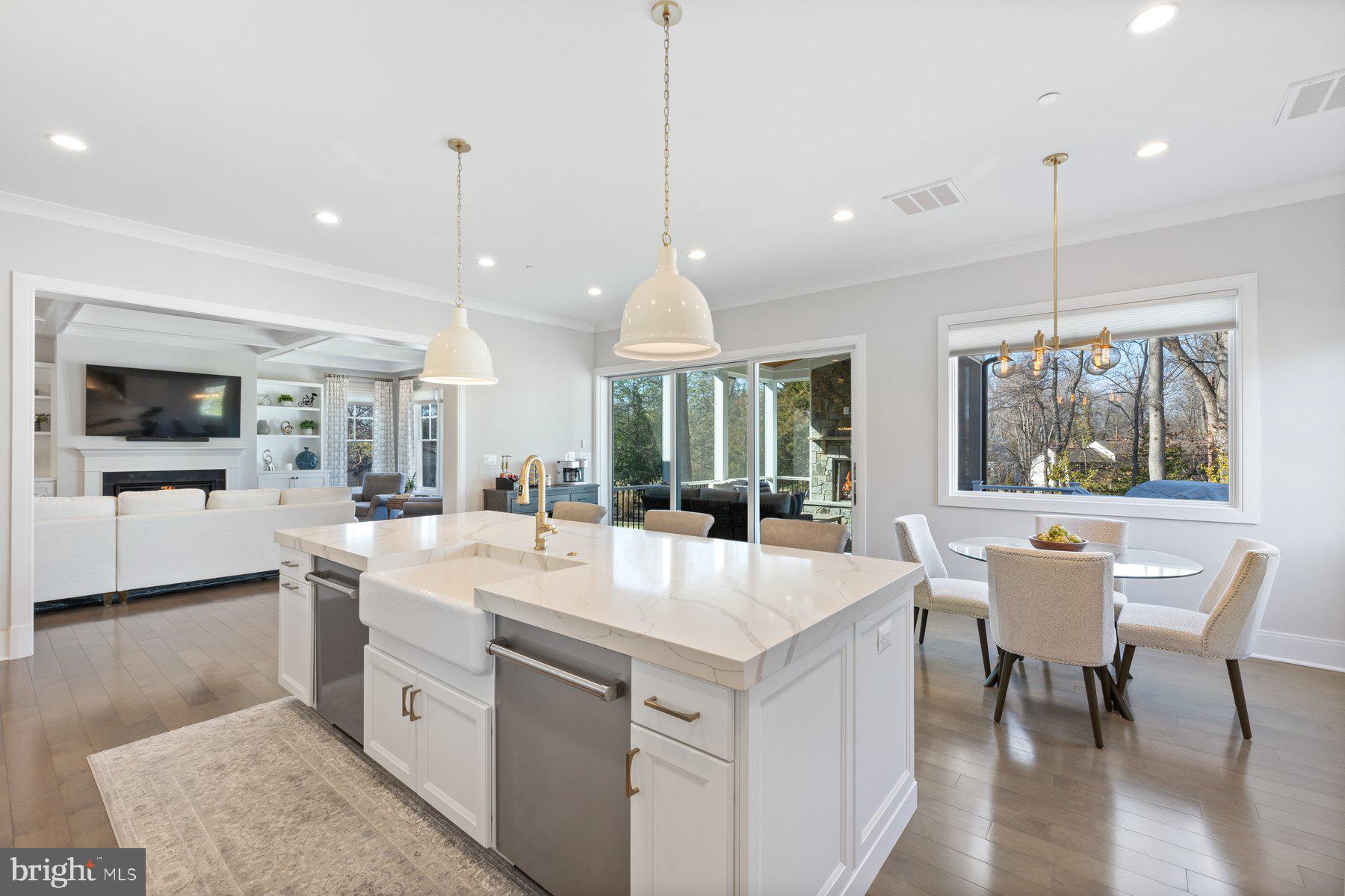 LUXMANOR - Residential