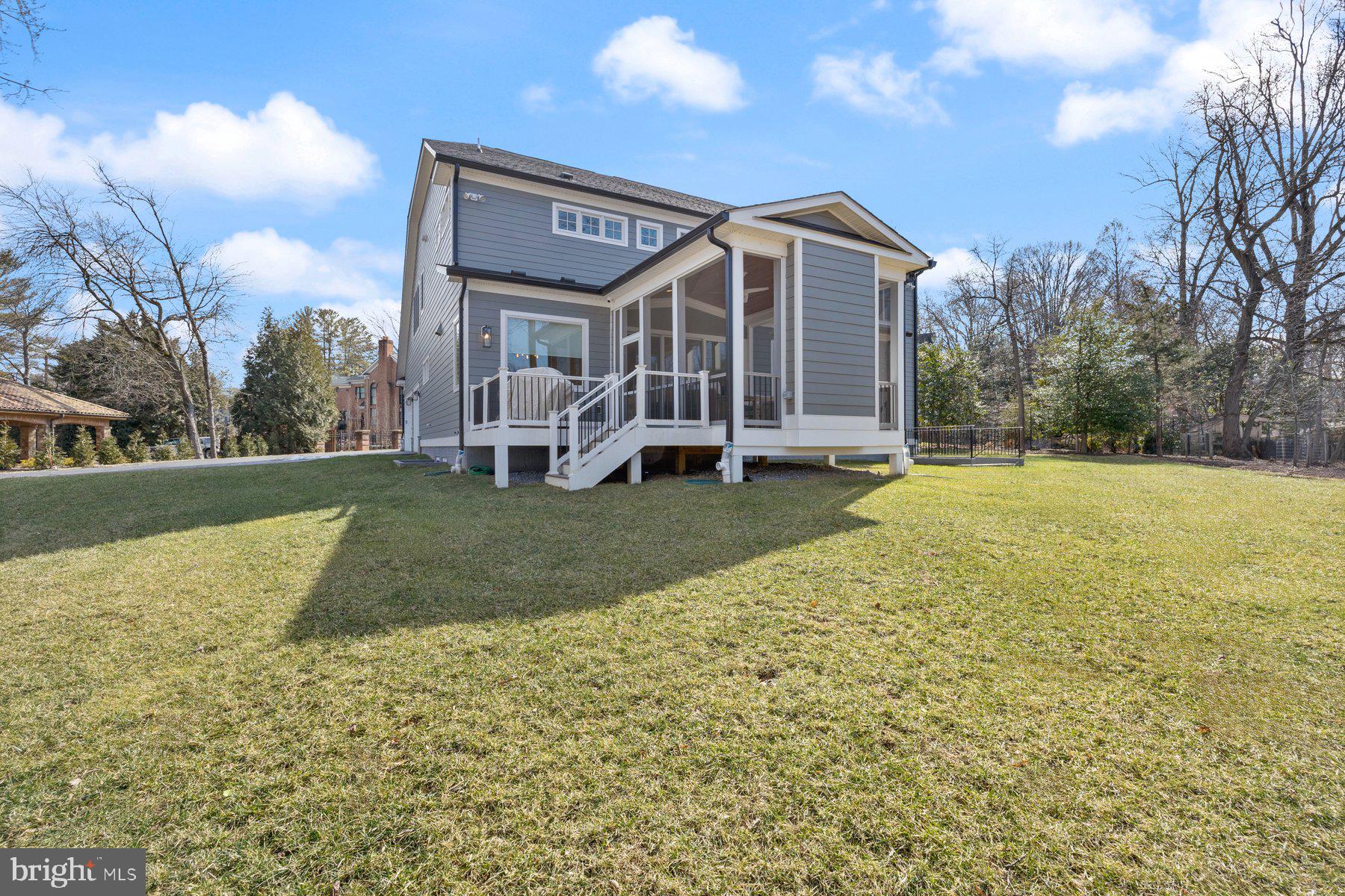 LUXMANOR - Residential