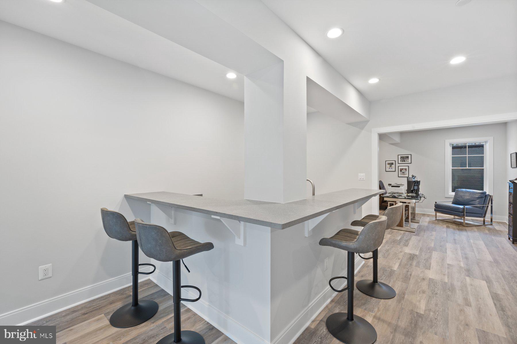 LUXMANOR - Residential