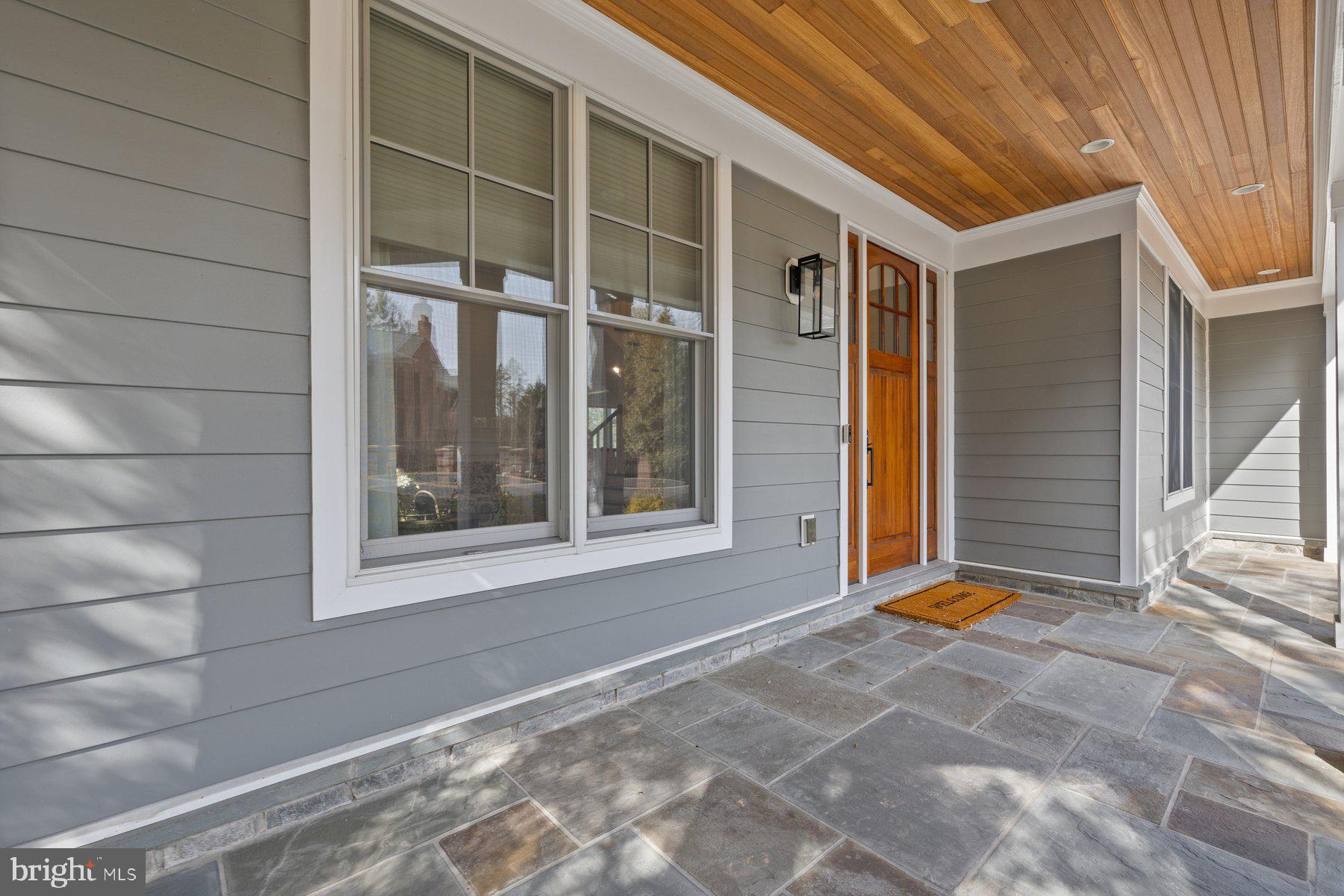 LUXMANOR - Residential