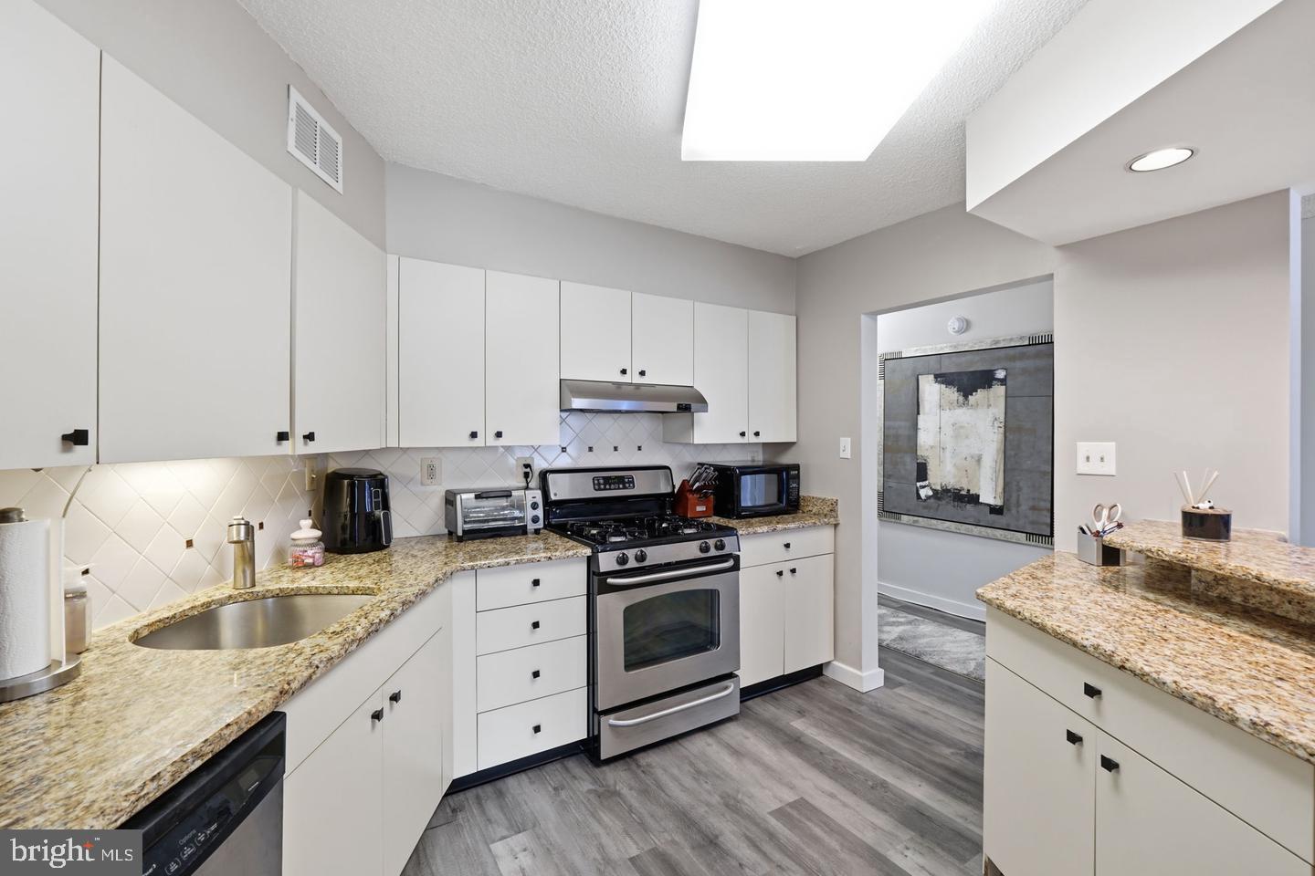 5225 POOKS HILL ROAD 1401N