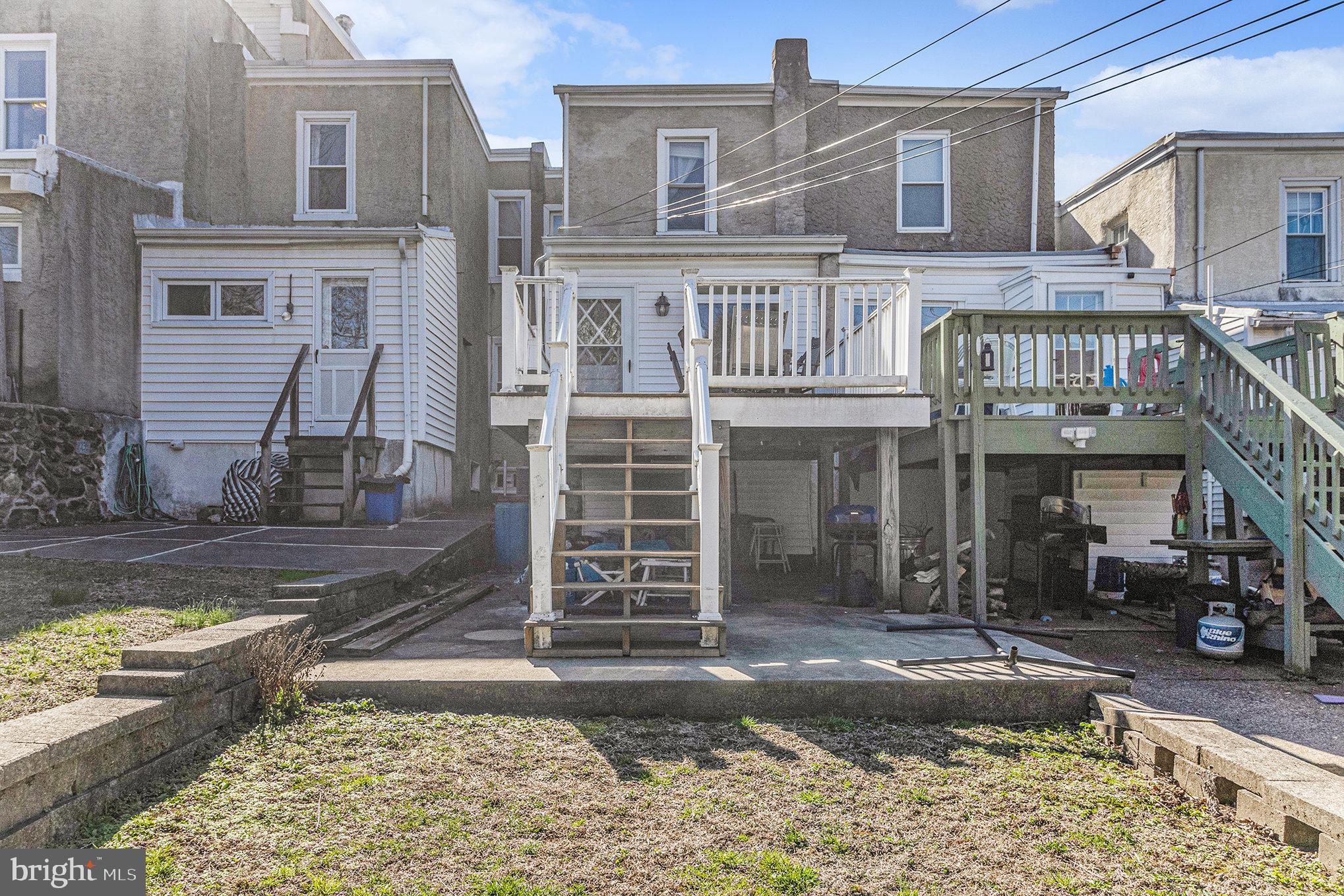 ROXBOROUGH - Residential