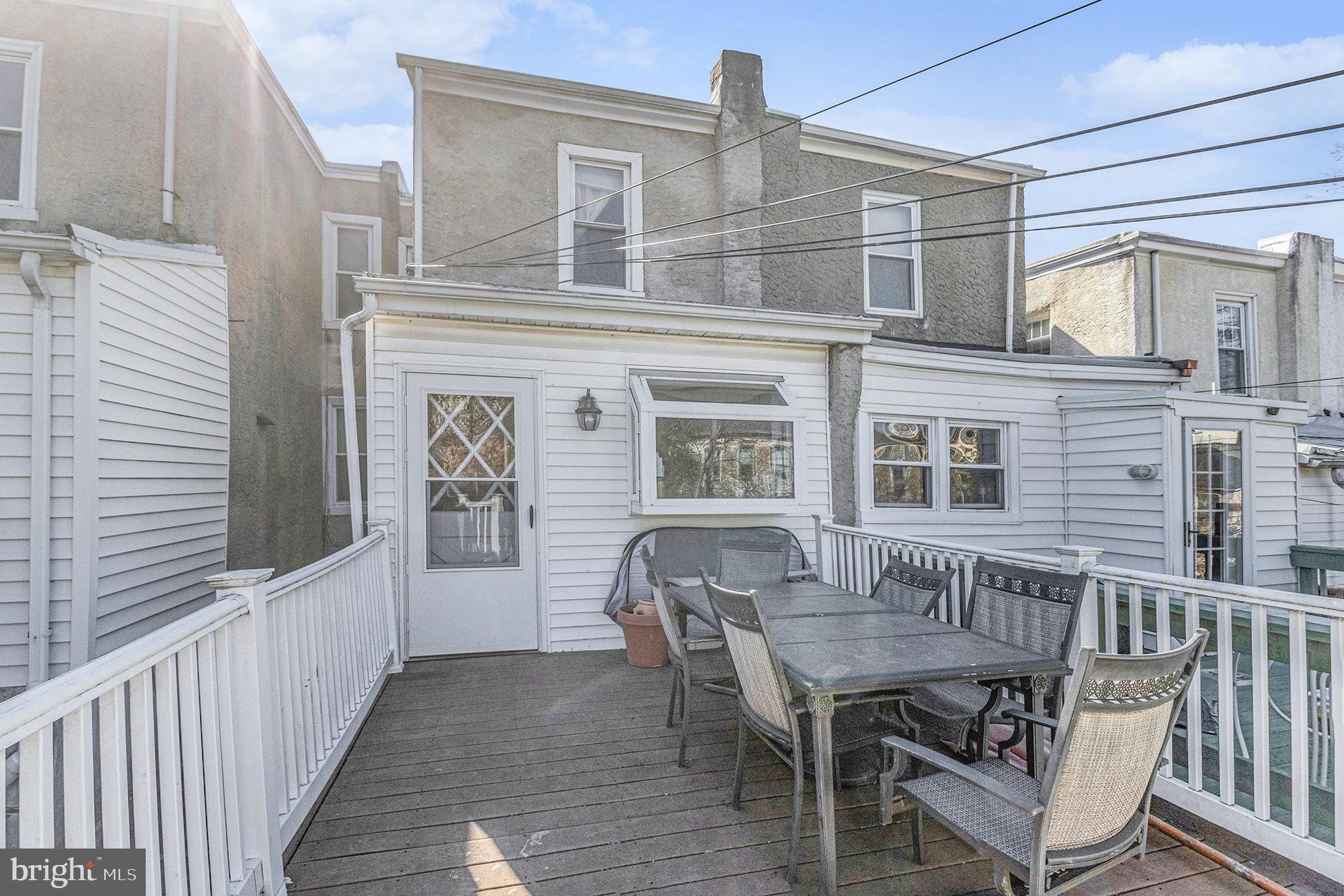 ROXBOROUGH - Residential