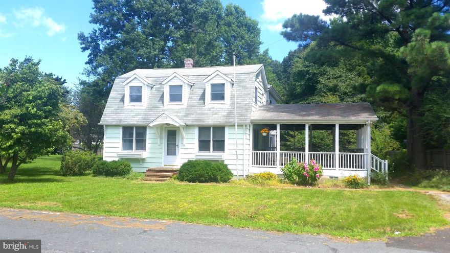 Spacious 4 bedroom 3 bath charmer with a large side porch built for entertaining! Large eat in kitchen and a separate dining area! Main level bedroom and bath. Living room with lots of windows to let in the light! Spacious home and large yard! Additional lots may be used by tenant, but not the garage. Pets case by case with additional rent. Home is move in ready!