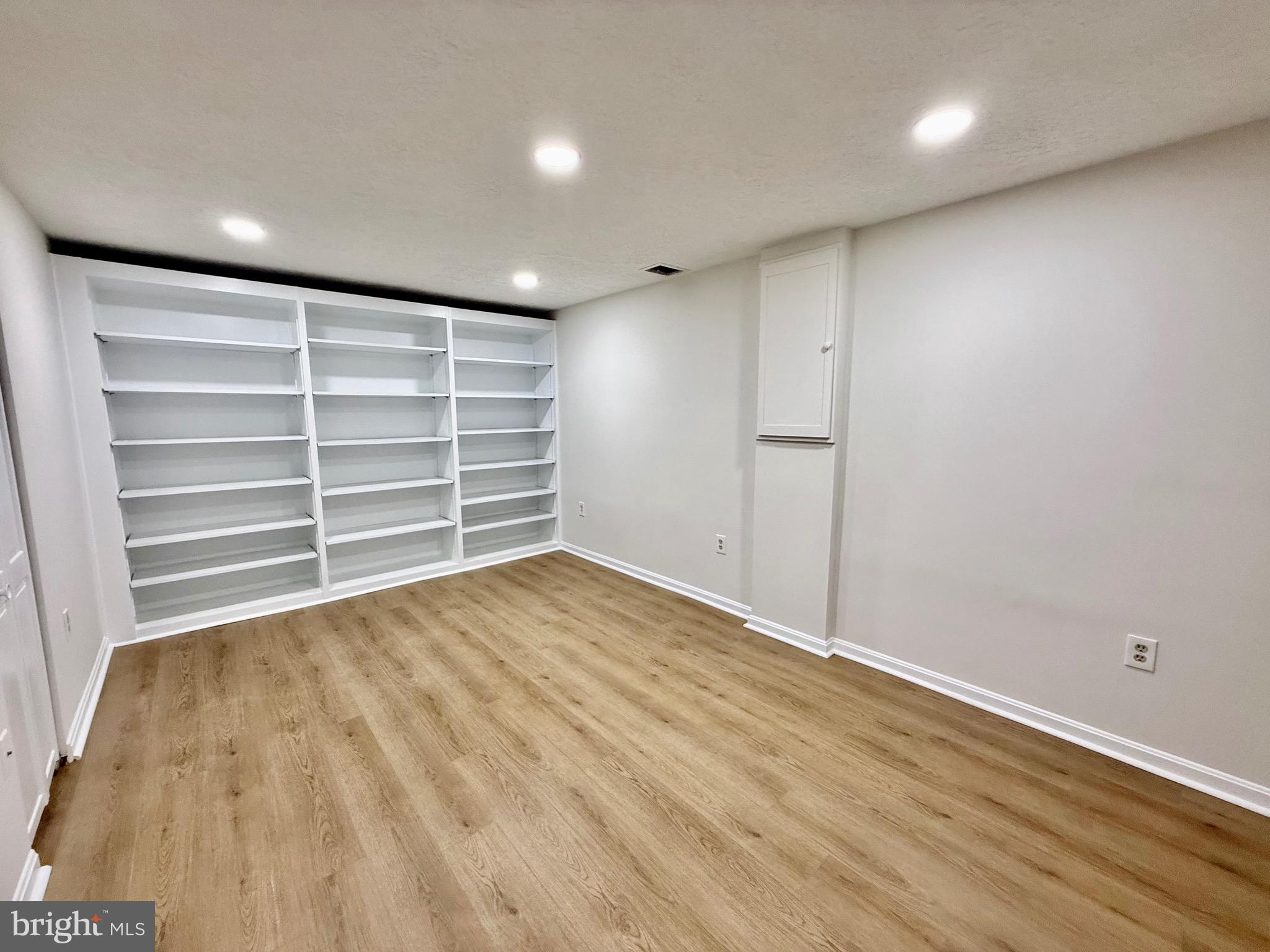 MAYFIELD MANOR - Residential