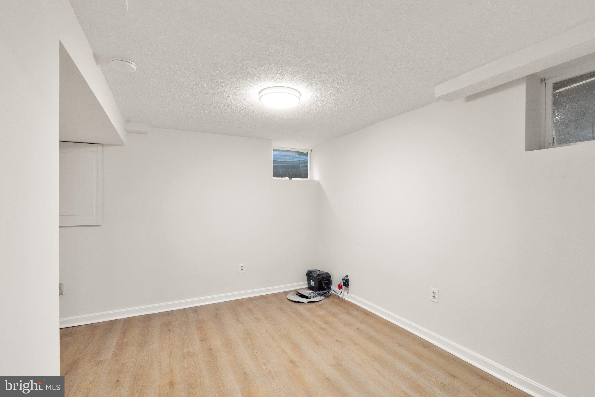 MAYFIELD MANOR - Residential