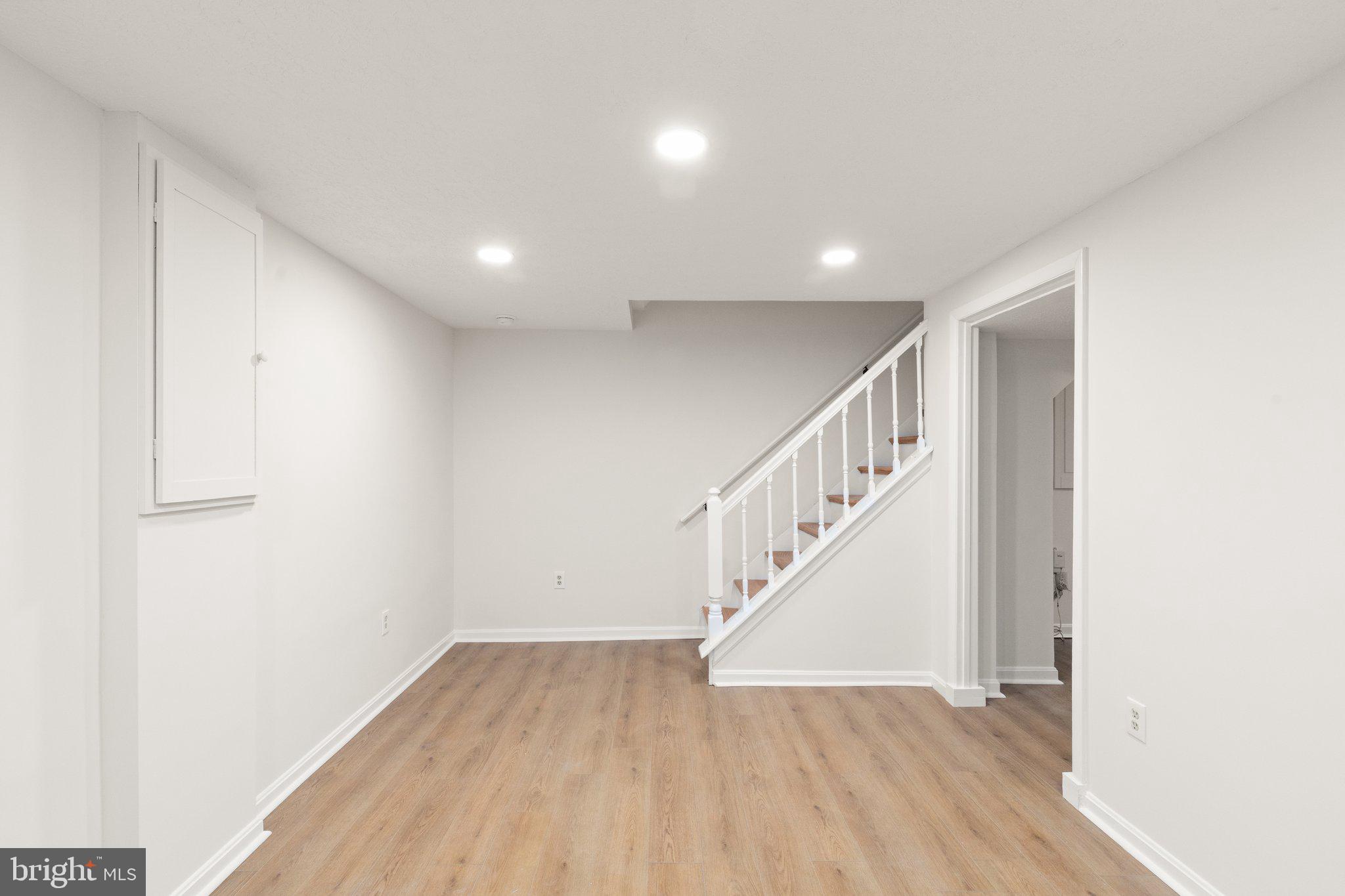 MAYFIELD MANOR - Residential