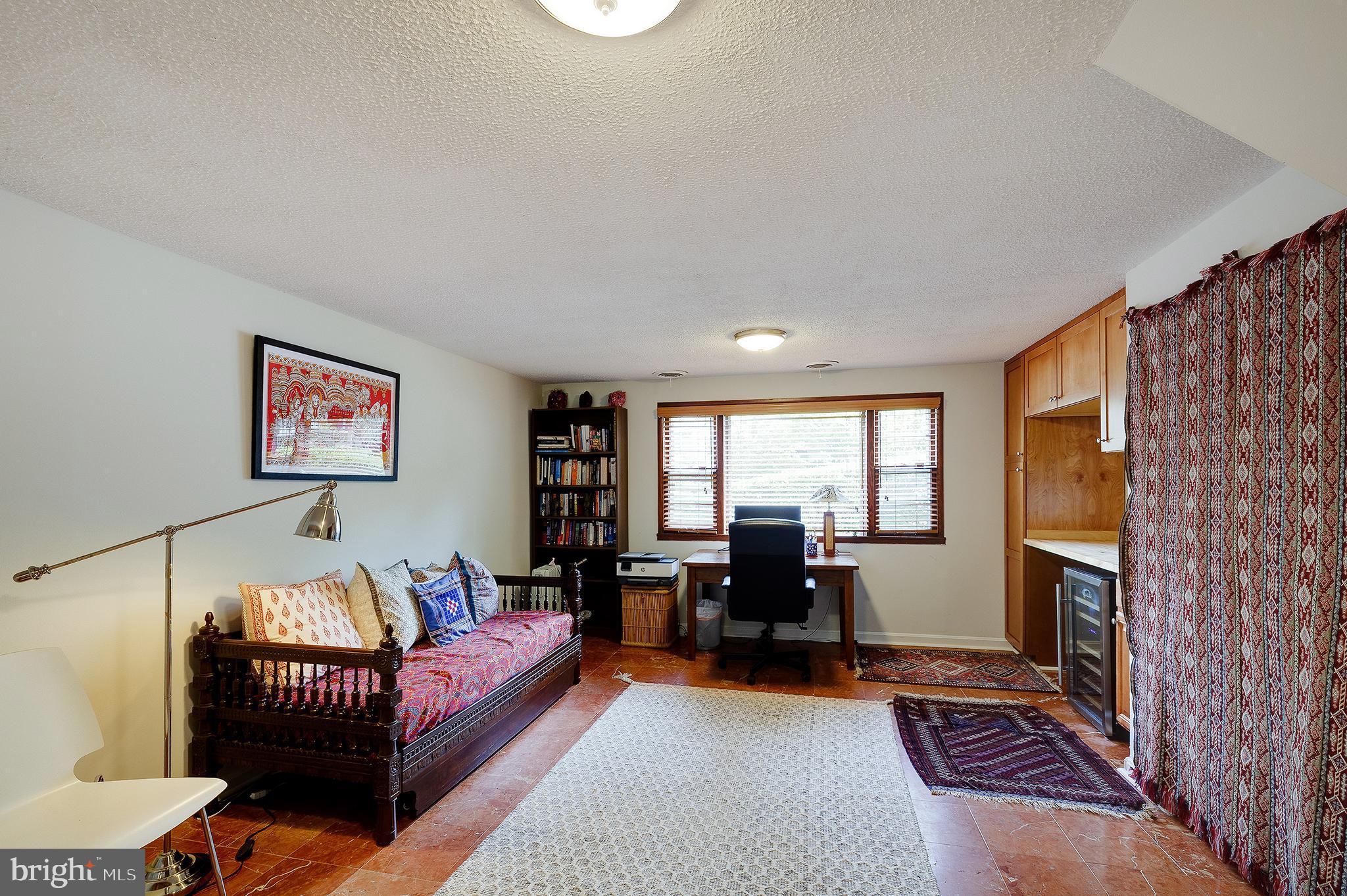 MAPLEWOOD MANOR - Residential Lease