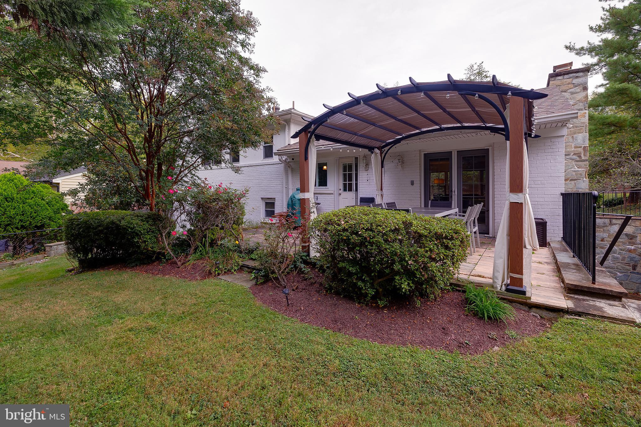 MAPLEWOOD MANOR - Residential Lease