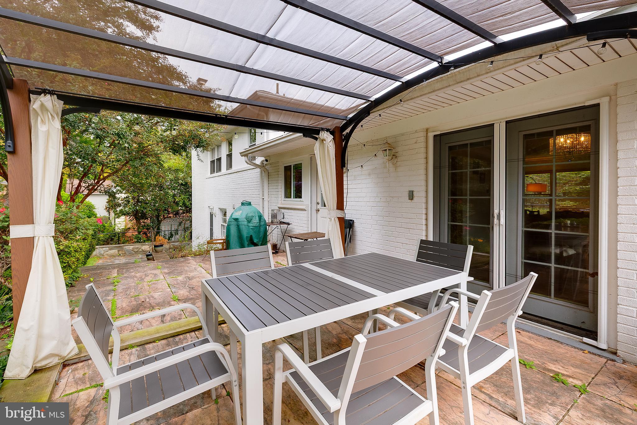 MAPLEWOOD MANOR - Residential Lease