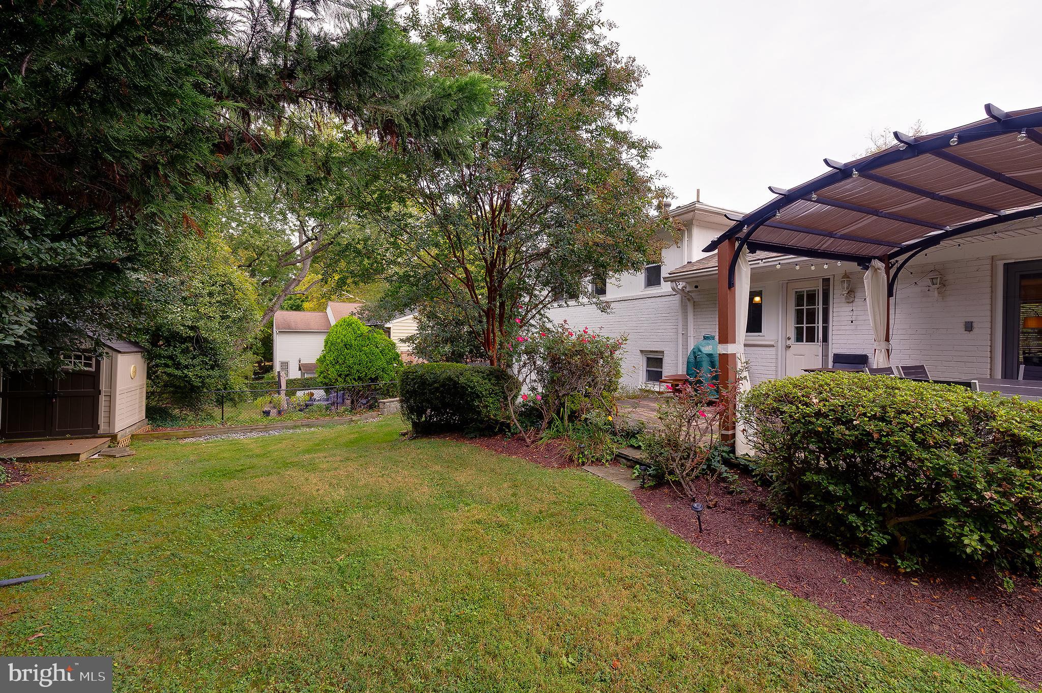 MAPLEWOOD MANOR - Residential Lease