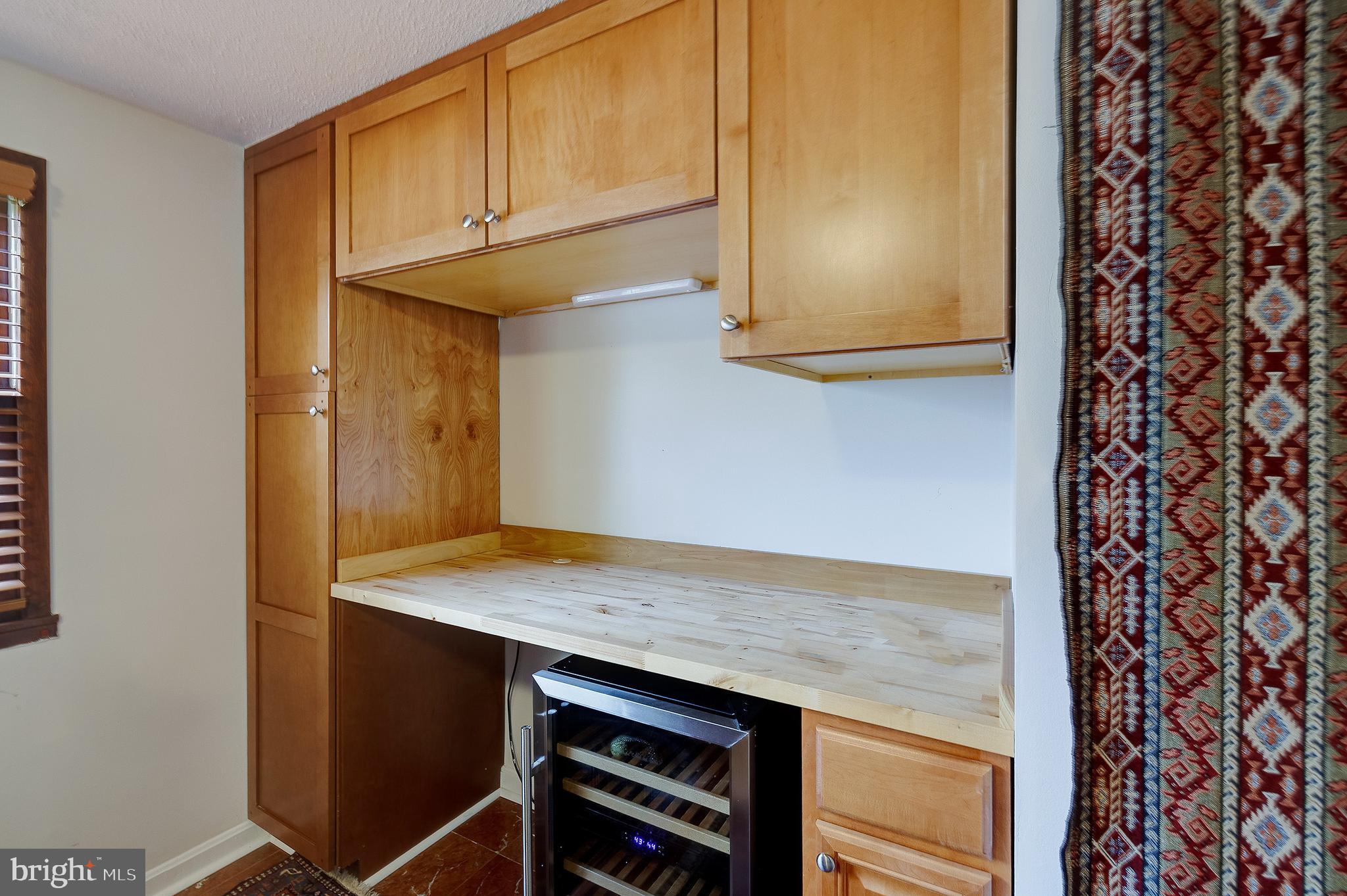 MAPLEWOOD MANOR - Residential Lease