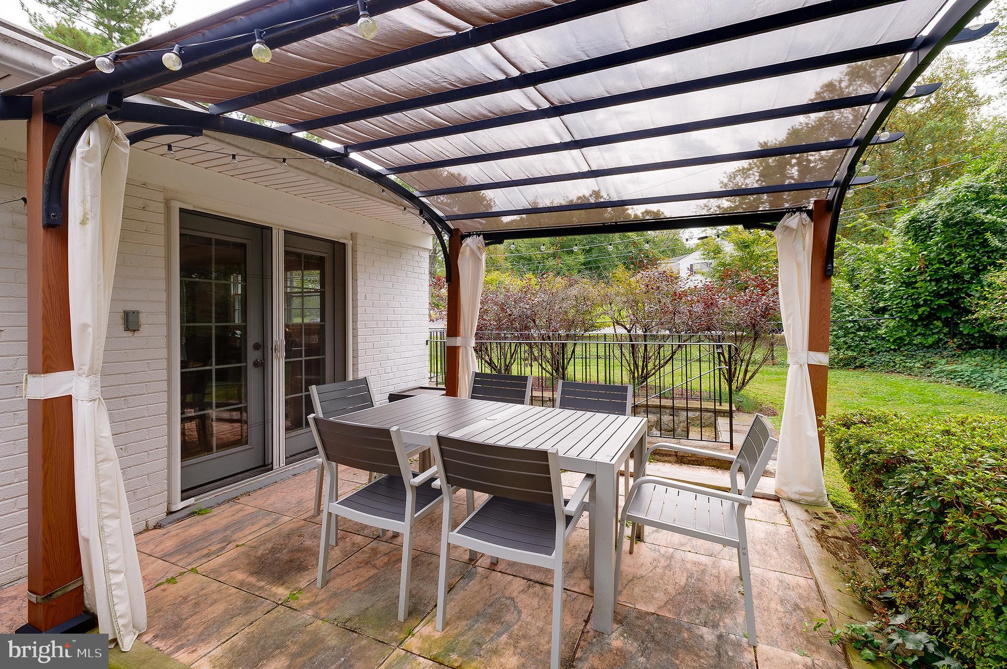 MAPLEWOOD MANOR - Residential Lease