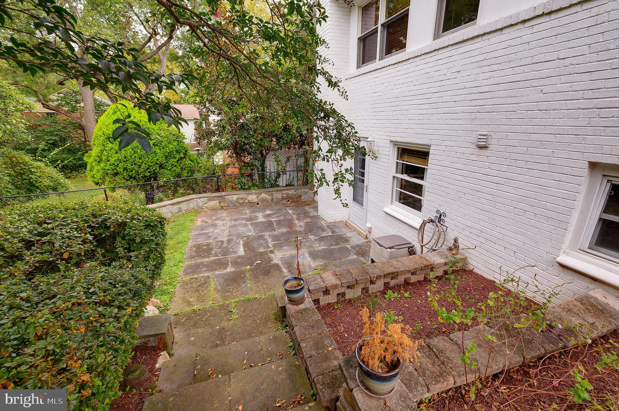 MAPLEWOOD MANOR - Residential Lease