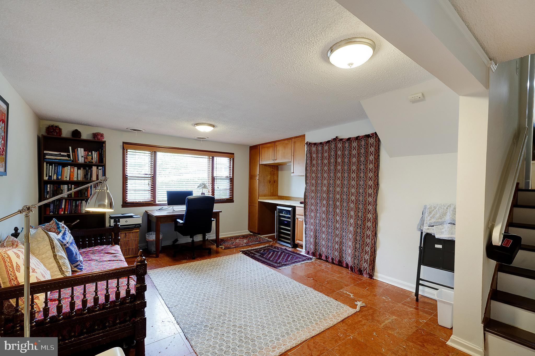 MAPLEWOOD MANOR - Residential Lease